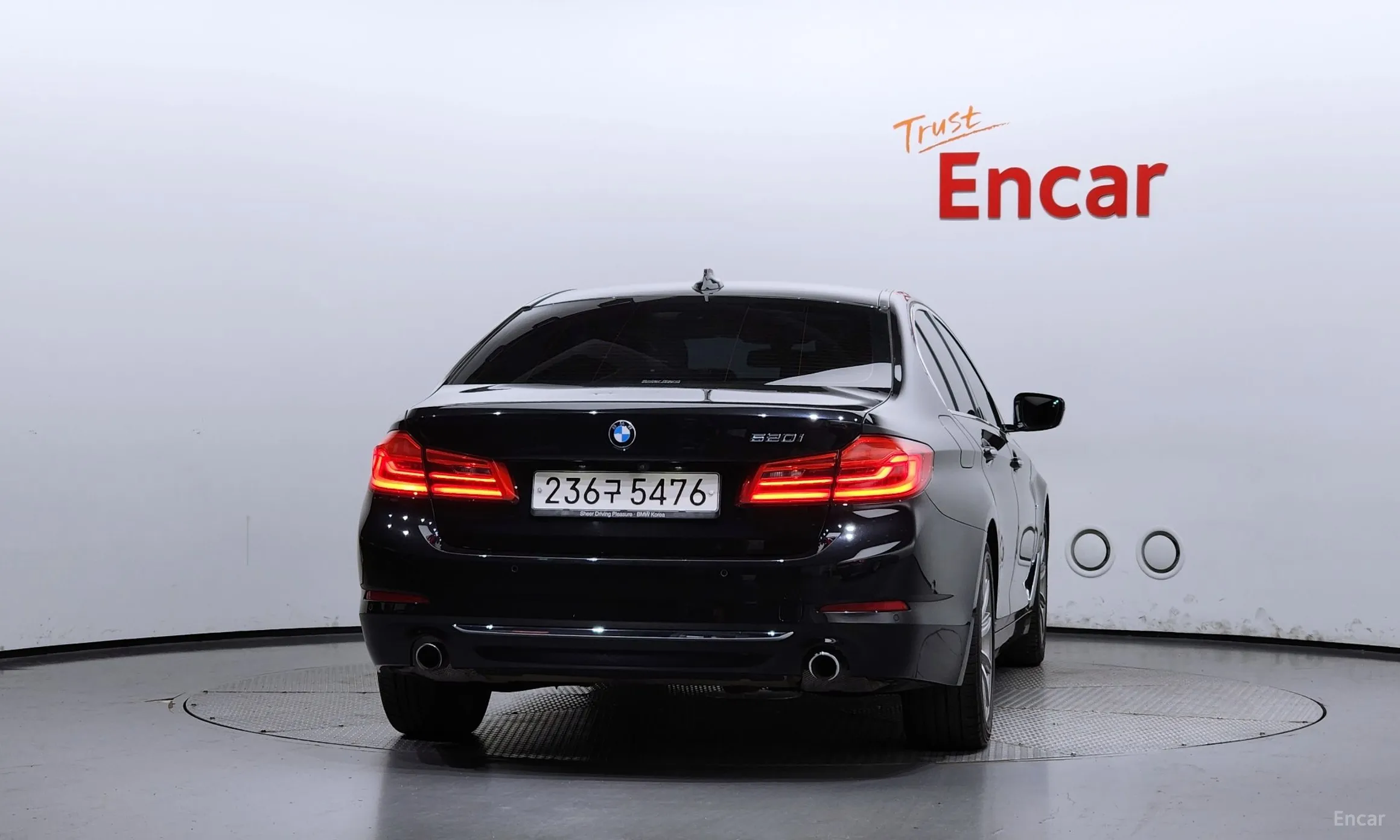 BMW 5 Series (G30) превью 3