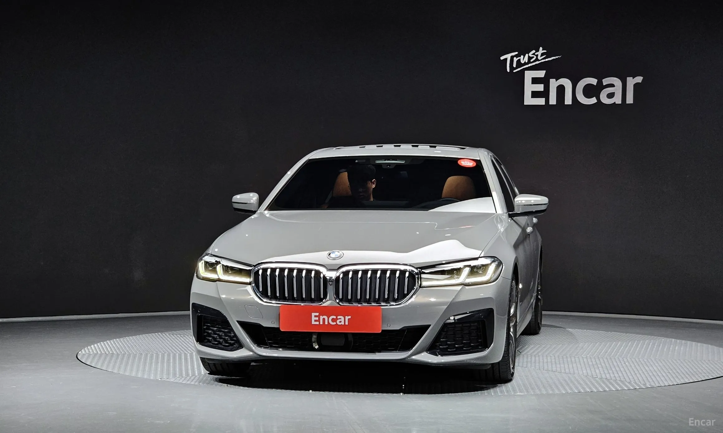 BMW 5 Series (G30) превью 2