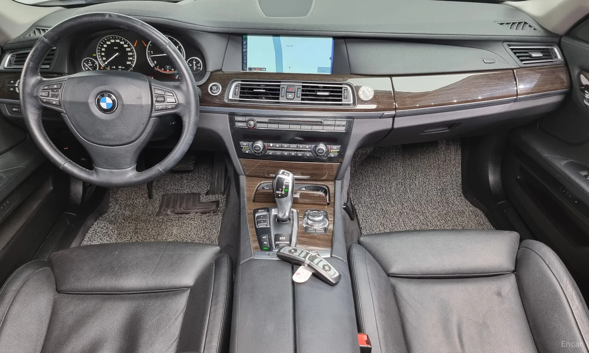 BMW 7 Series (F01) превью 4
