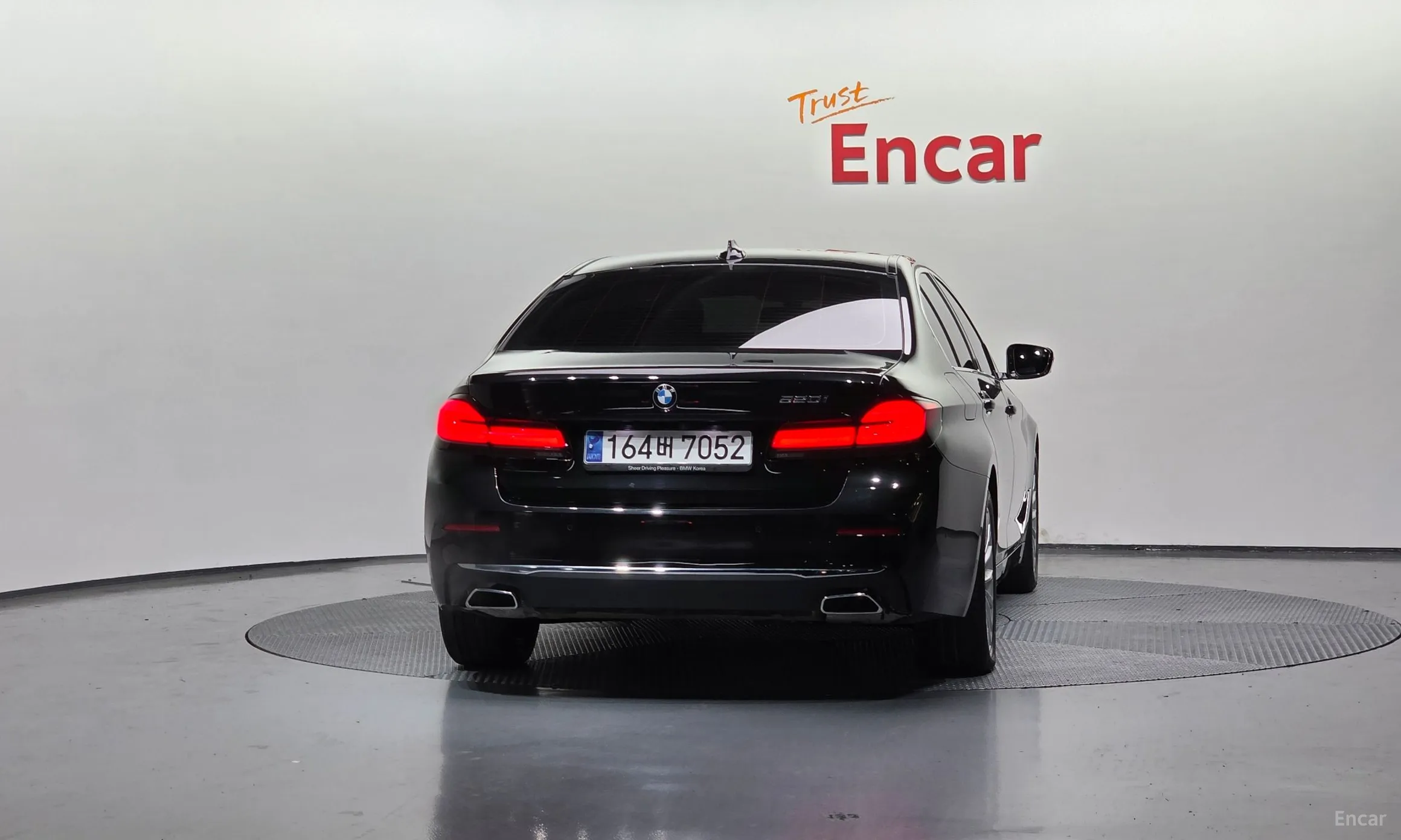 BMW 5 Series (G30) превью 3