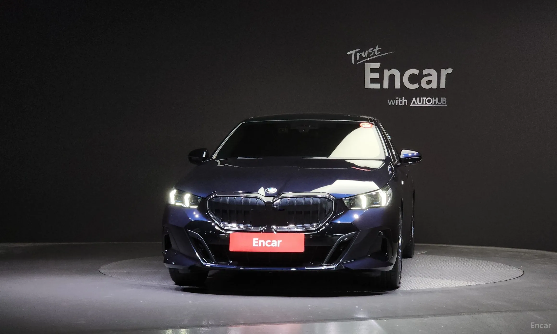 BMW 5 Series (G60) превью 2