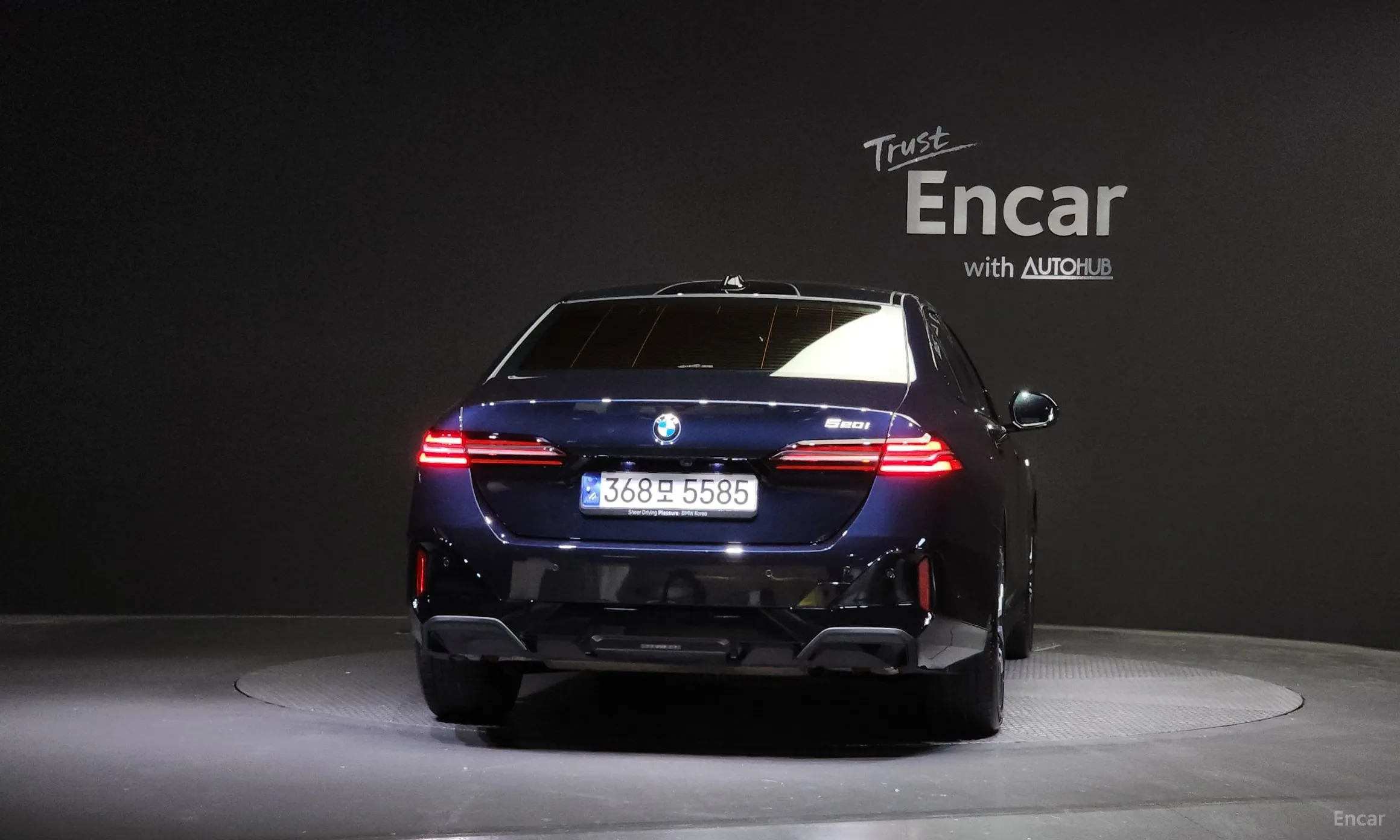 BMW 5 Series (G60) превью 3