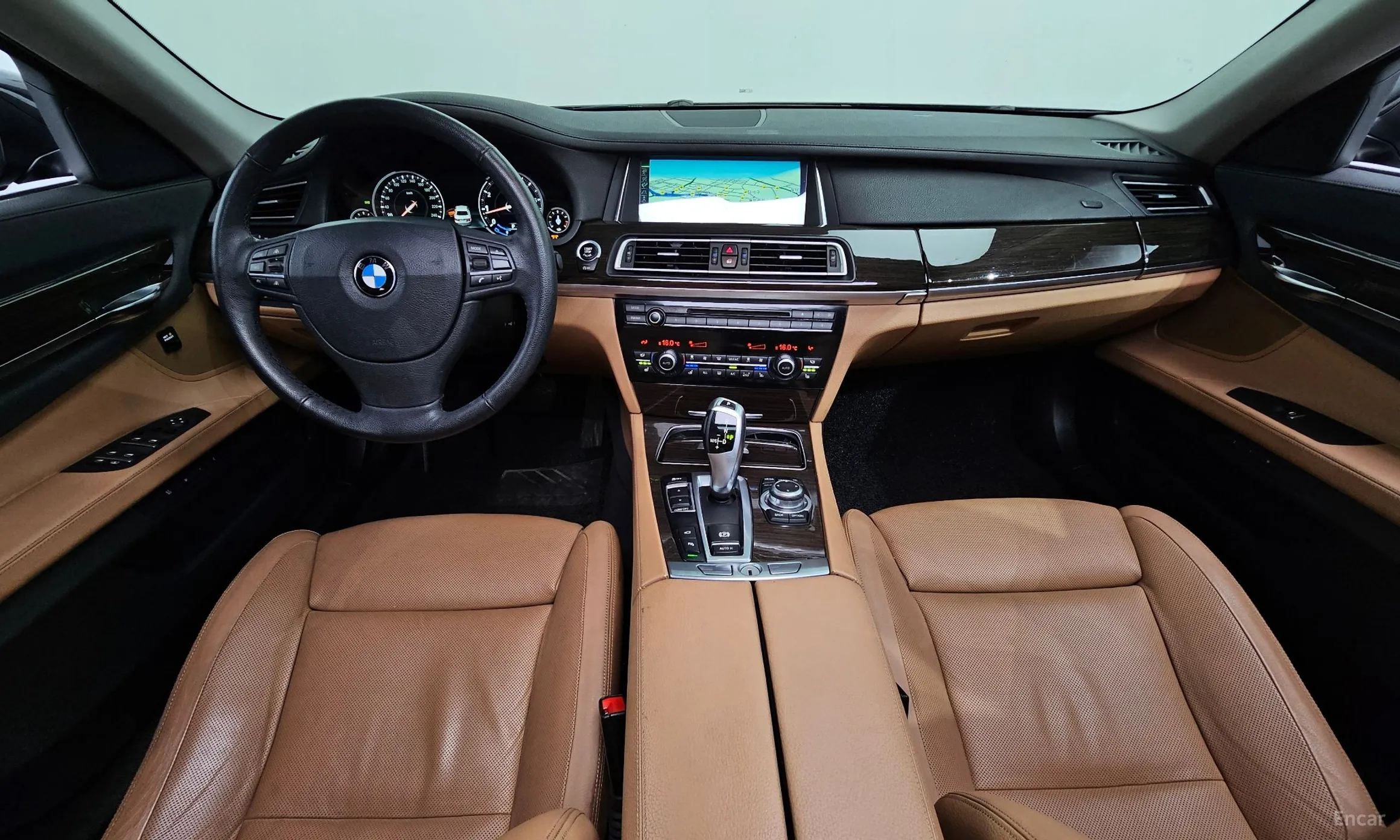 BMW 7 Series (F01) превью 4