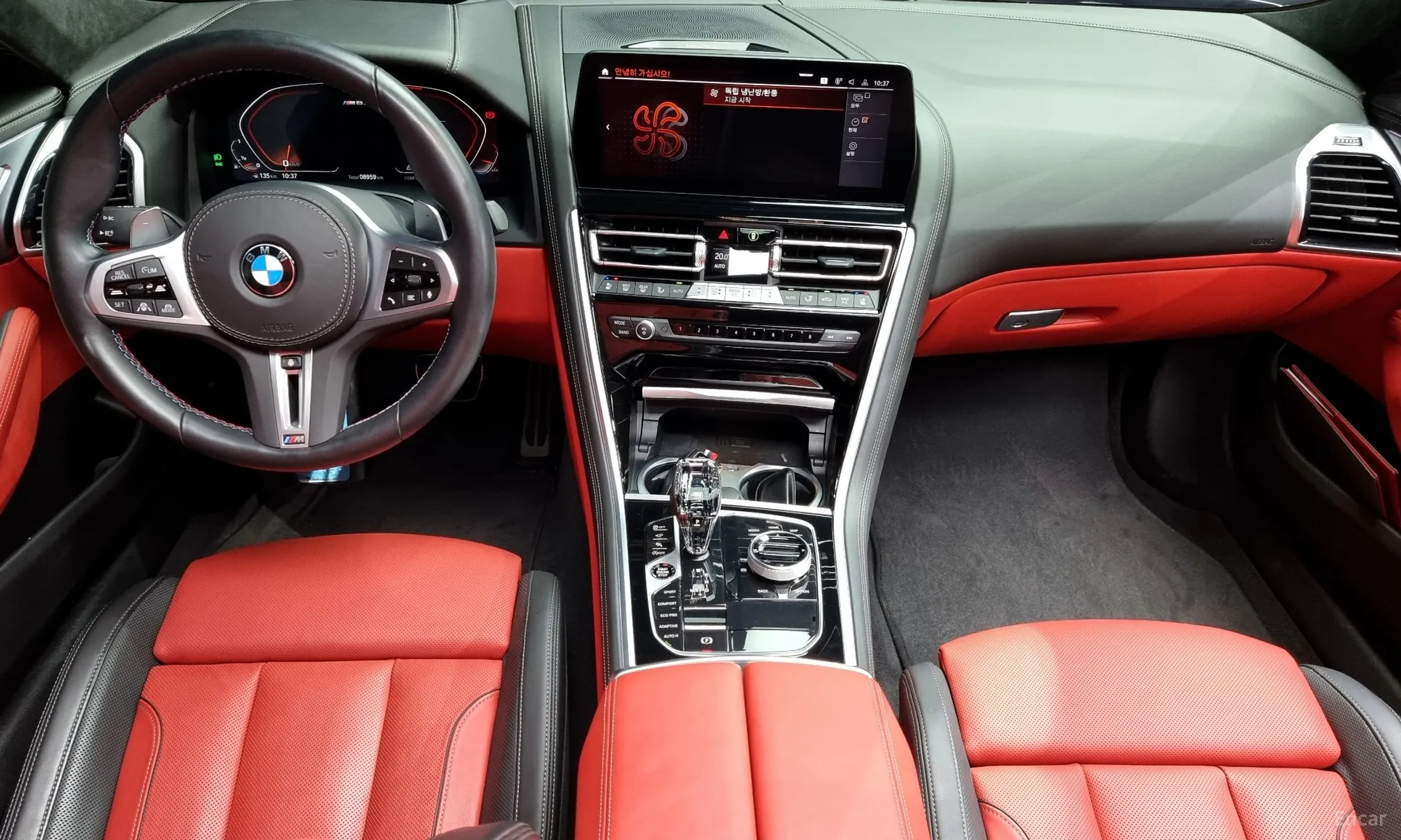 BMW 8-series (G15) превью 4