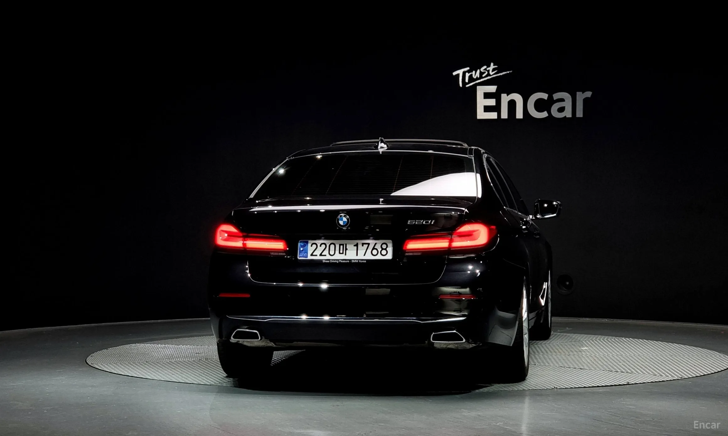 BMW 5 Series (G30) превью 3