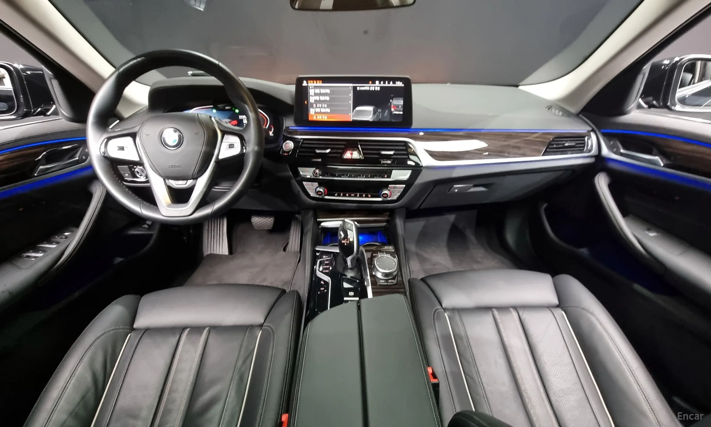 BMW 5 Series (G30) превью 4