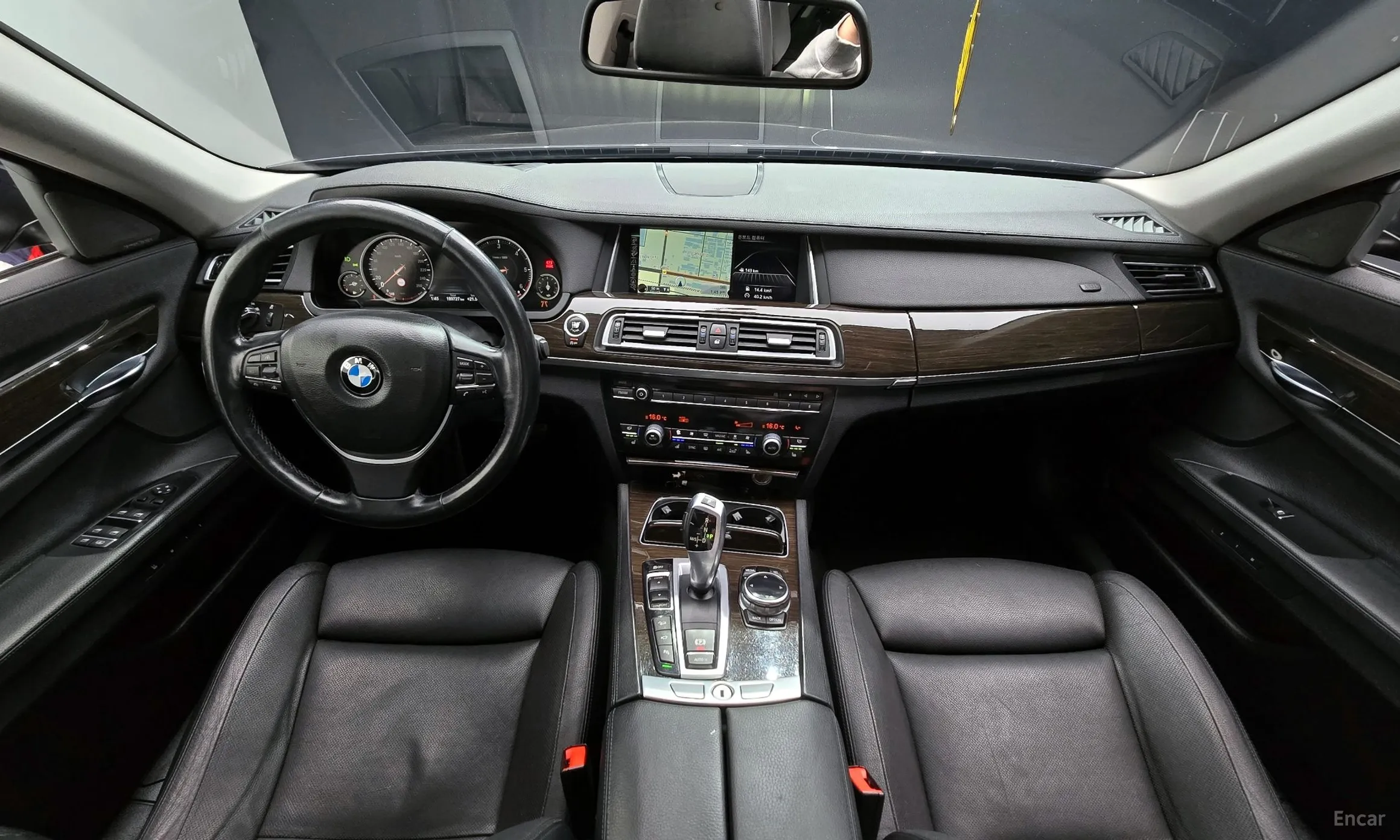 BMW 7 Series (F01) превью 4