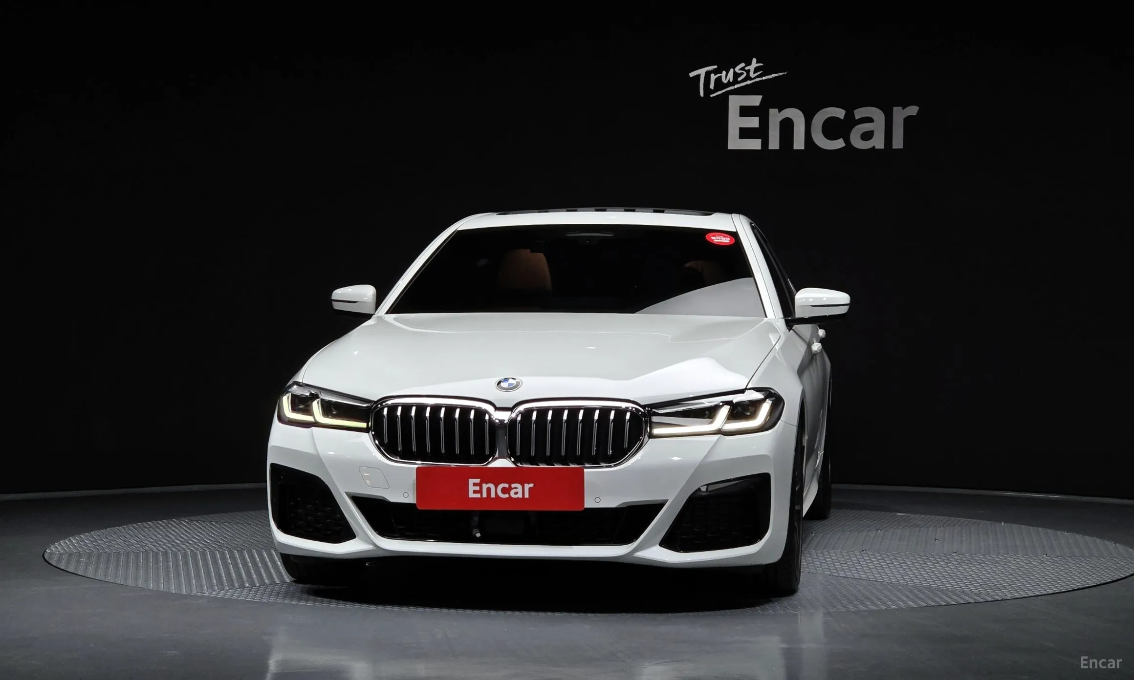 BMW 5 Series (G30) превью 2