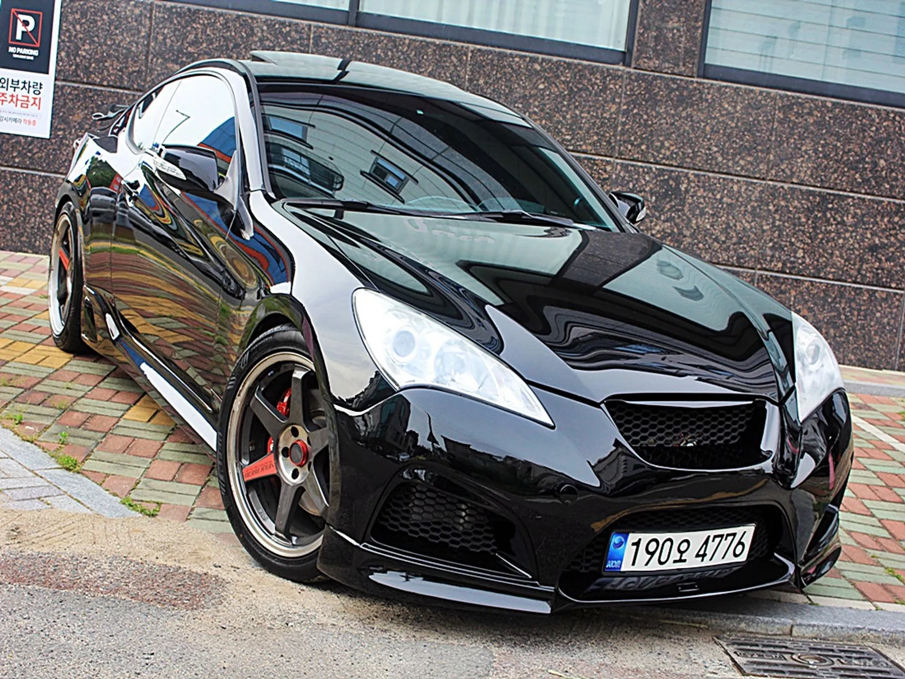 Genesis Coupe