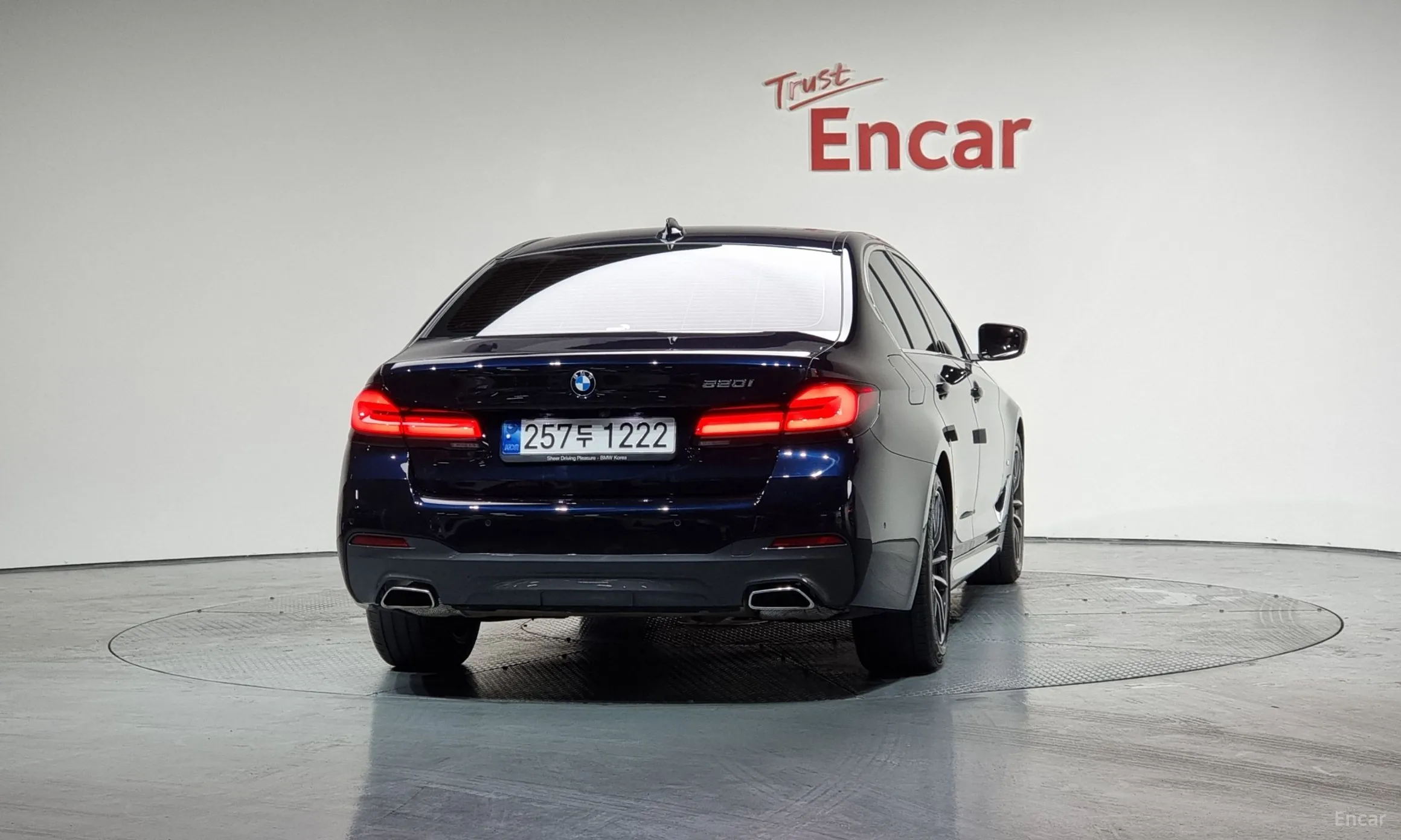 BMW 5 Series (G30) превью 3