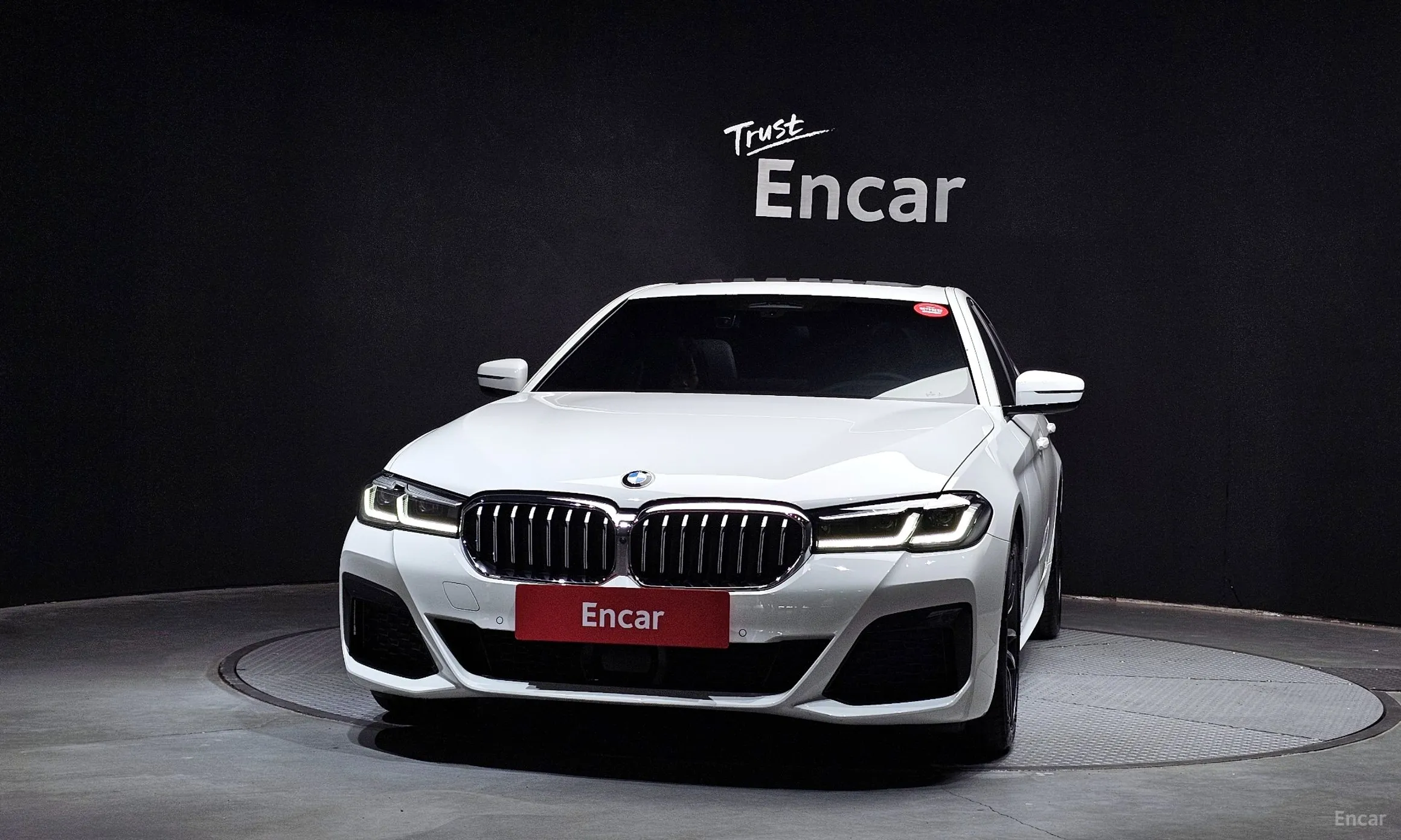 BMW 5 Series (G30) превью 2