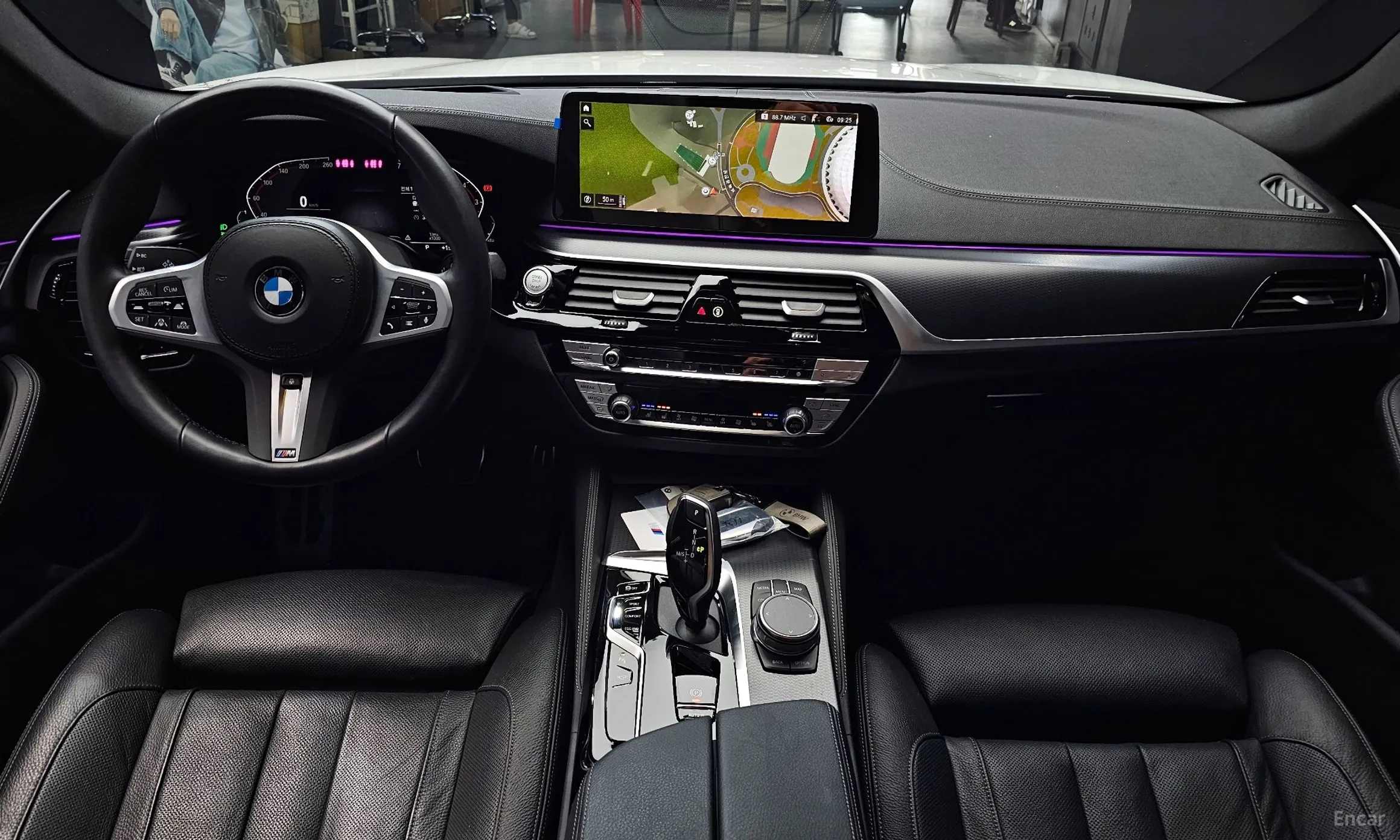 BMW 5 Series (G30) превью 4