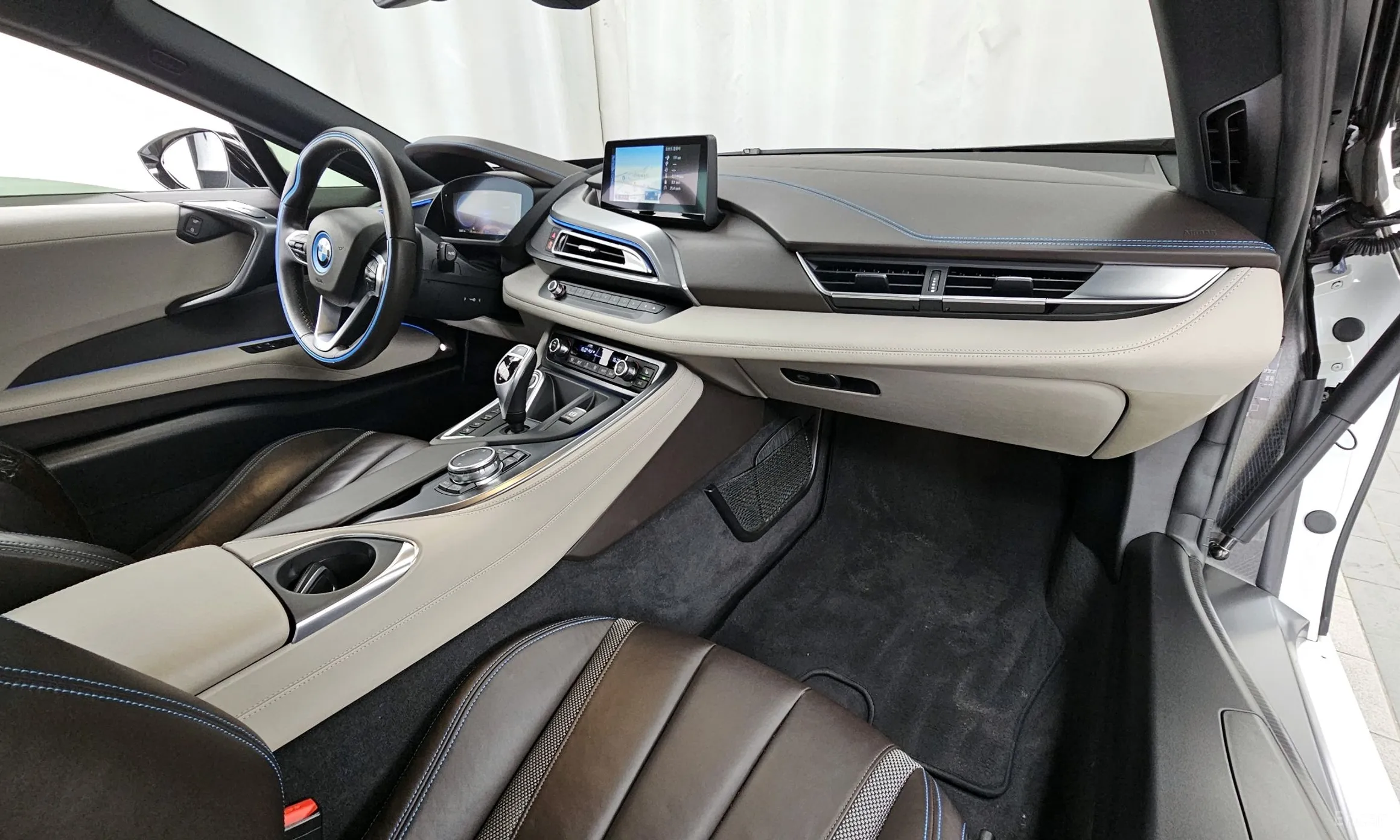 BMW i8 превью 4