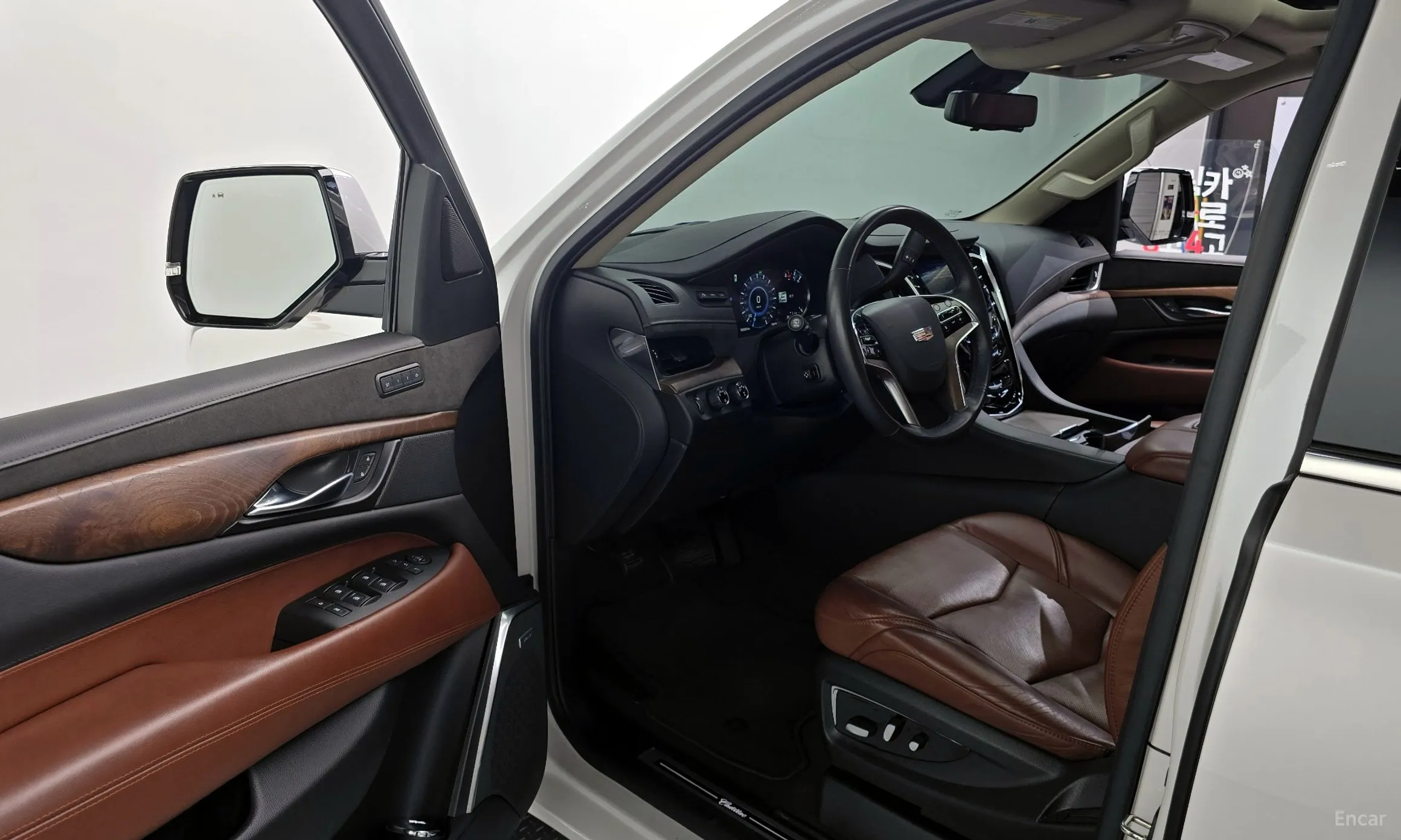 Cadillac Escalade превью 11