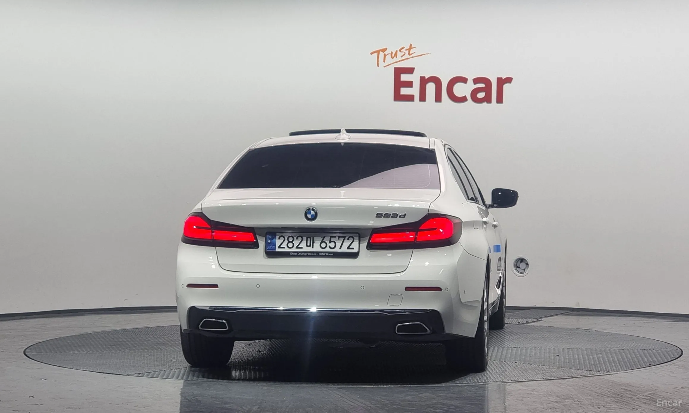 BMW 5 Series (G30) превью 3