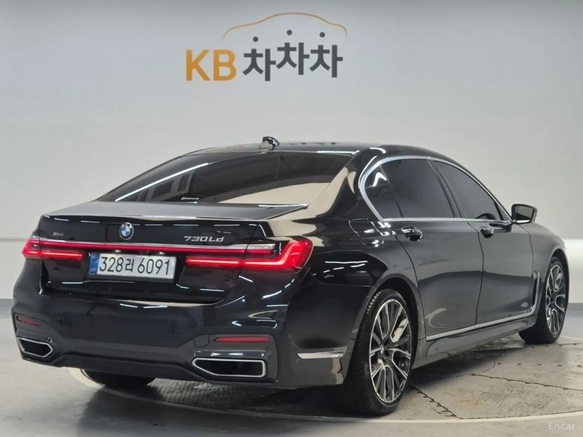 BMW 7 Series (G11) превью 2