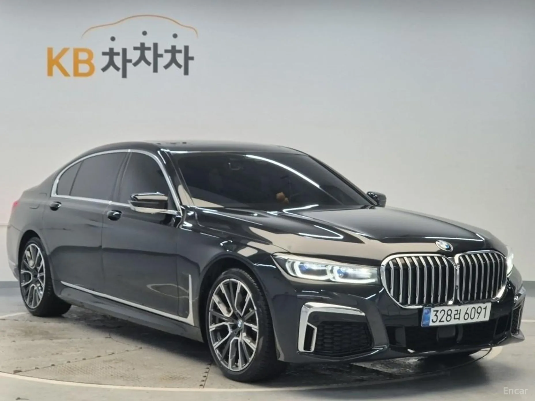 BMW 7 Series (G11) превью 3