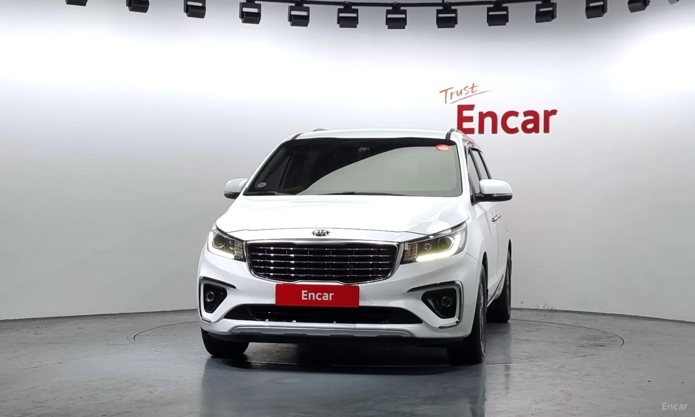 Kia Carnival превью 2