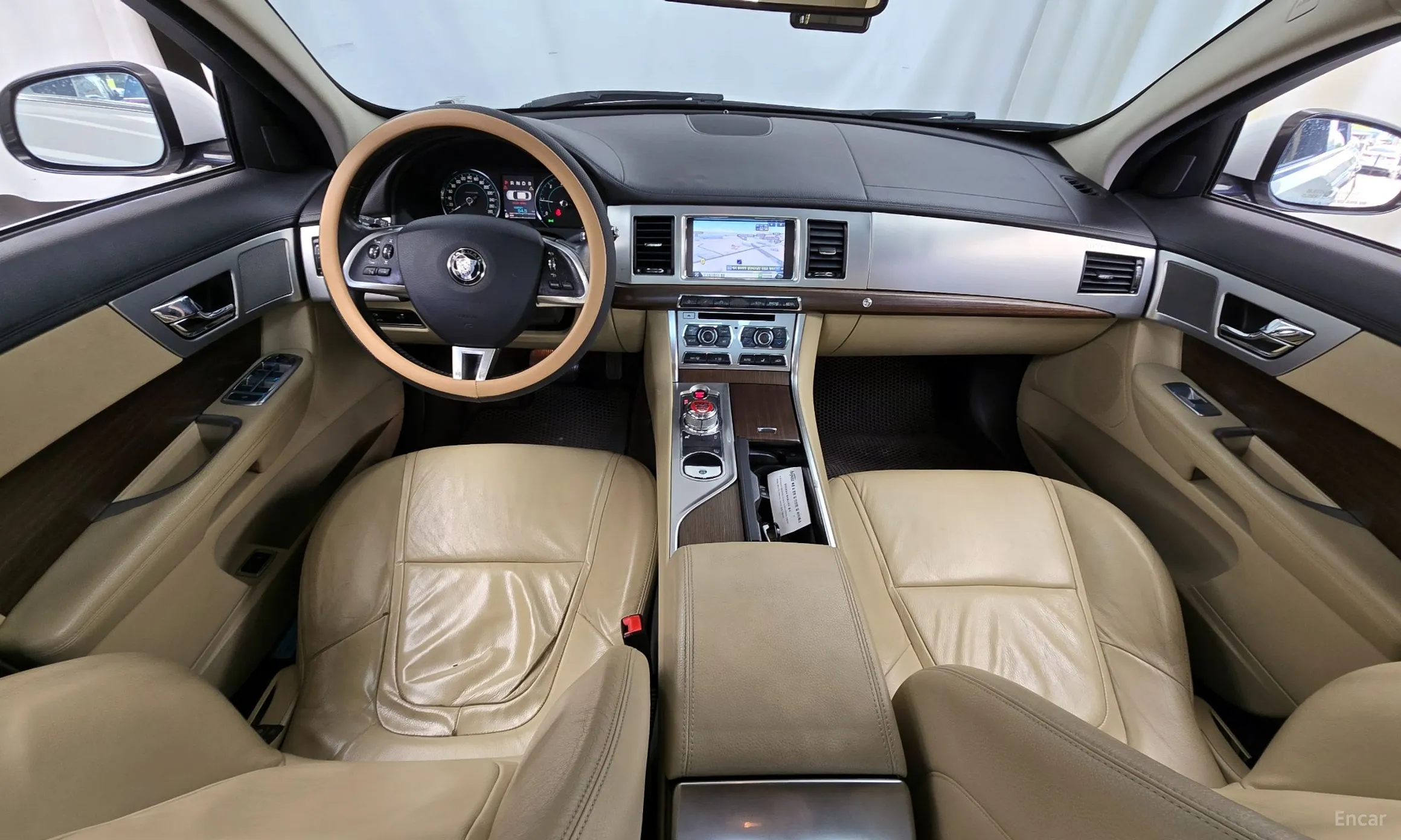 Jaguar New XF превью 7