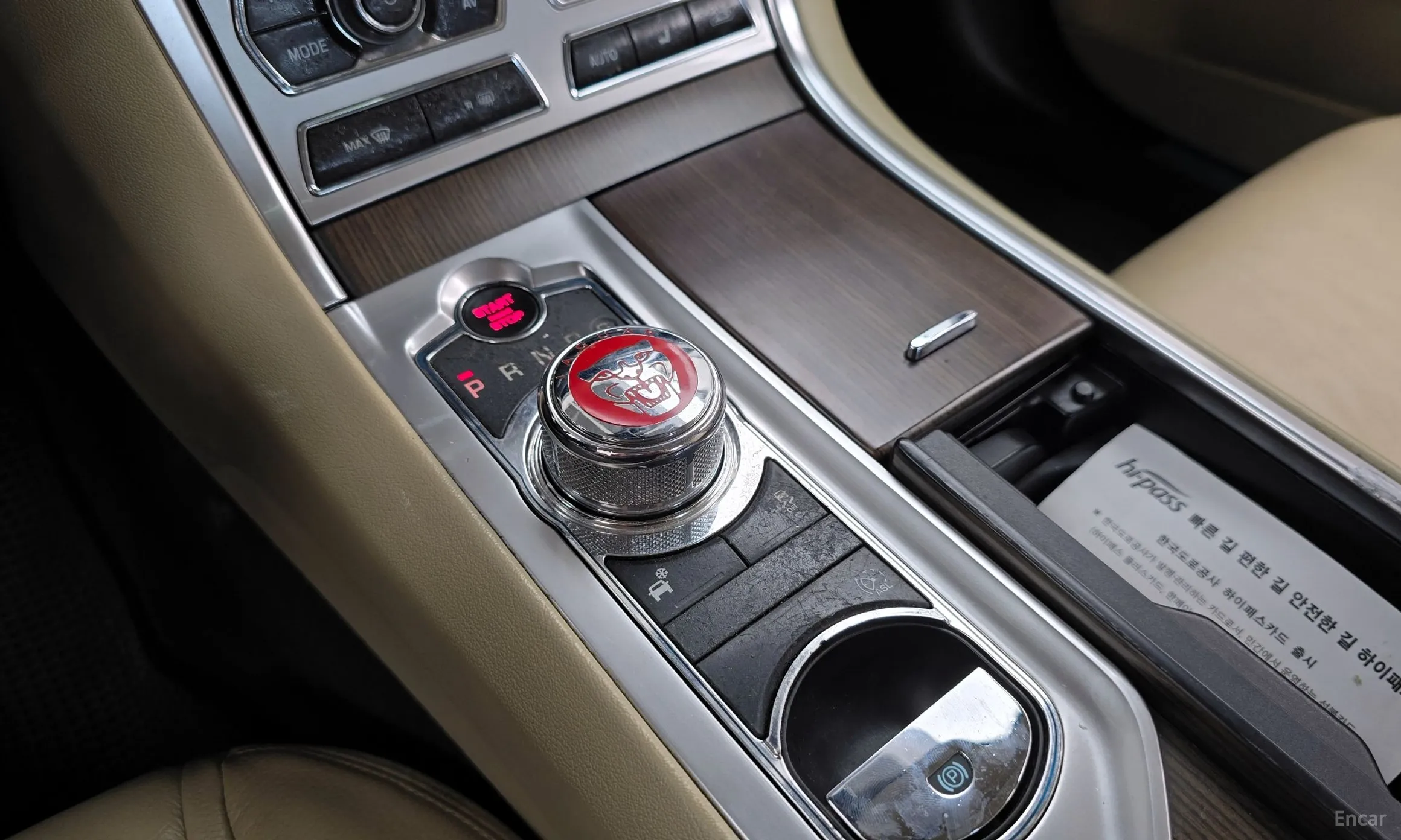 Jaguar New XF превью 9