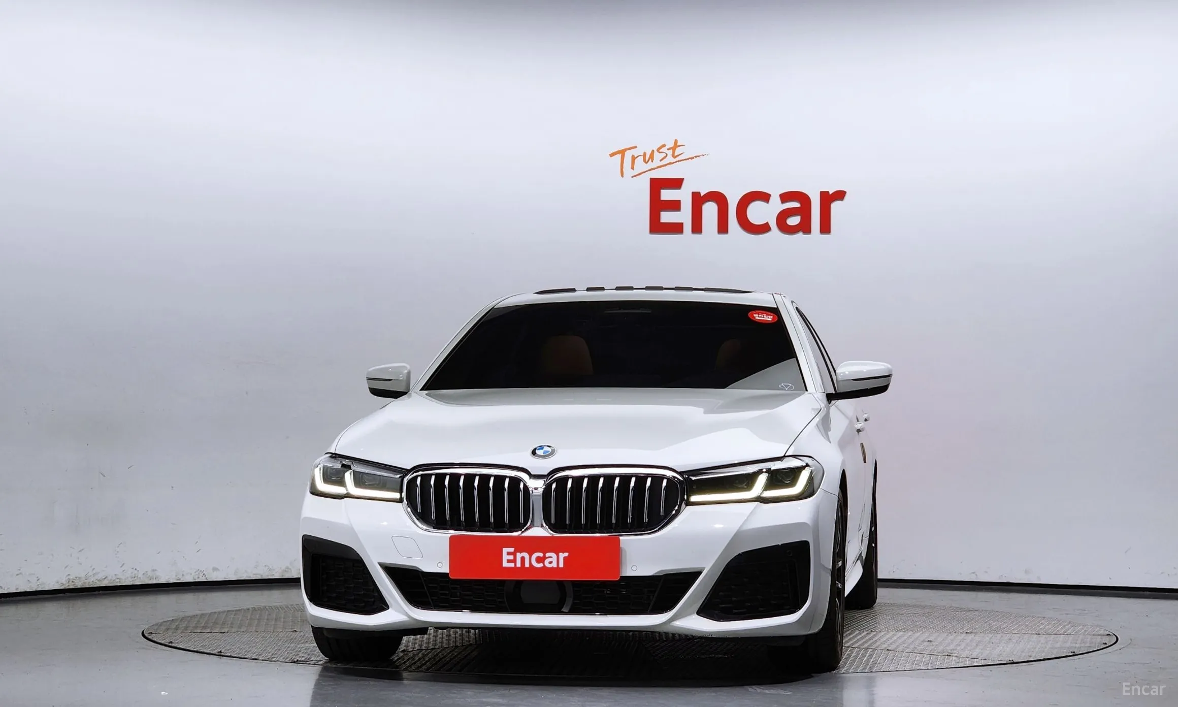BMW 5 Series (G30) превью 2