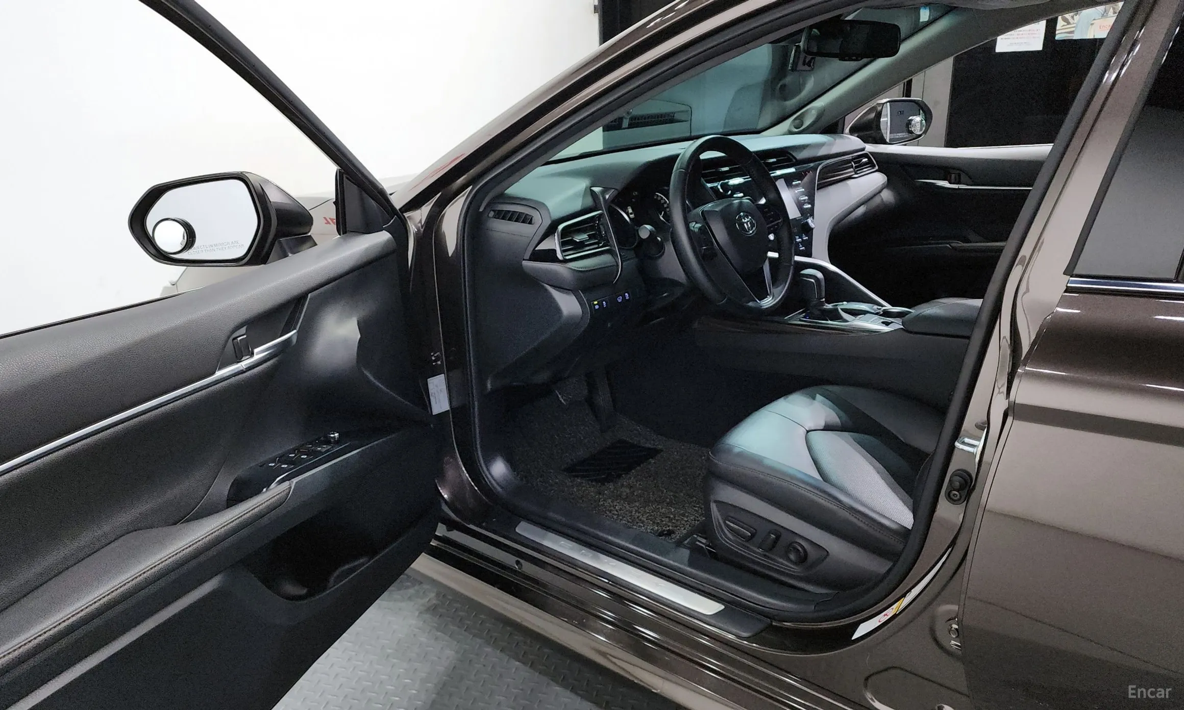 Toyota Camry (XV70) превью 10