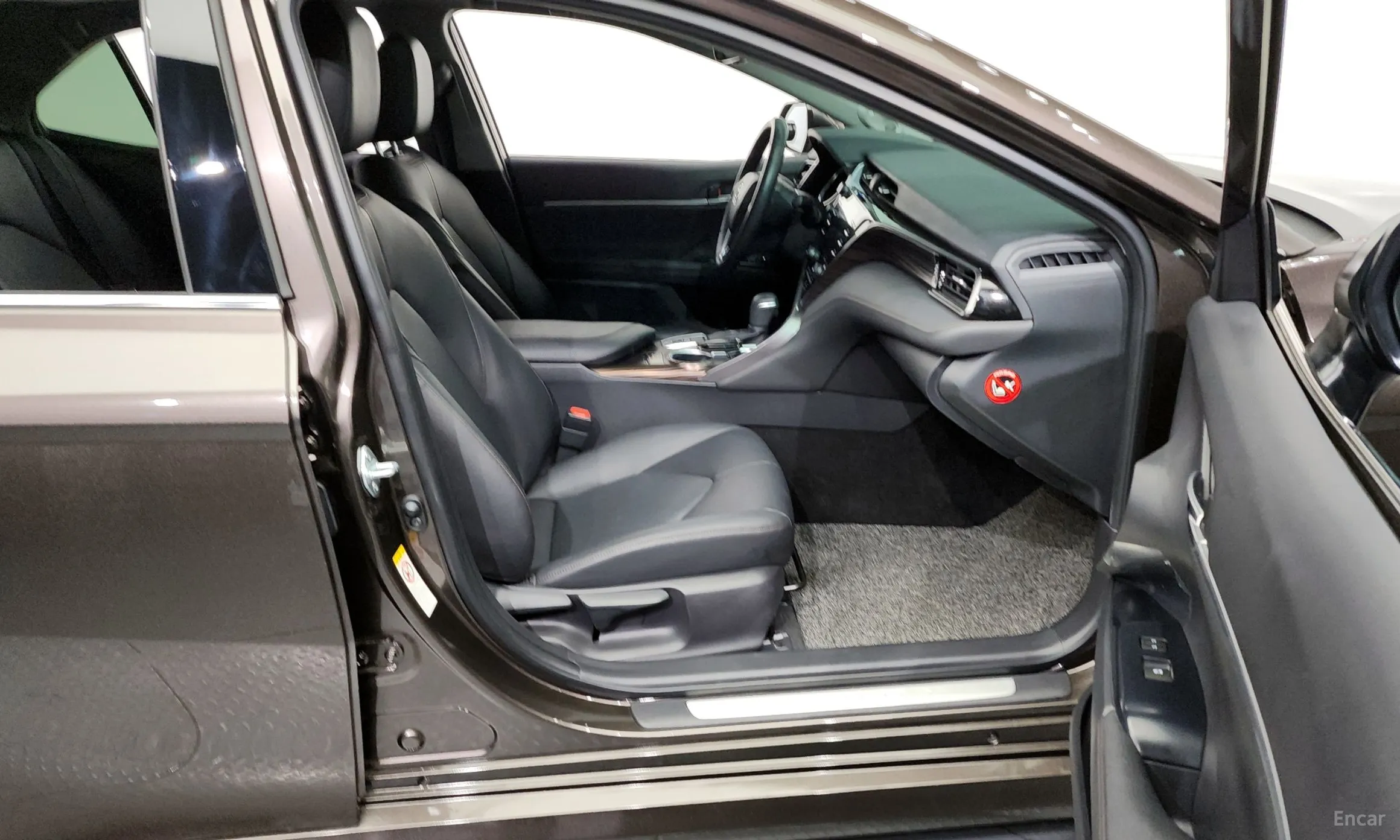 Toyota Camry (XV70) превью 11