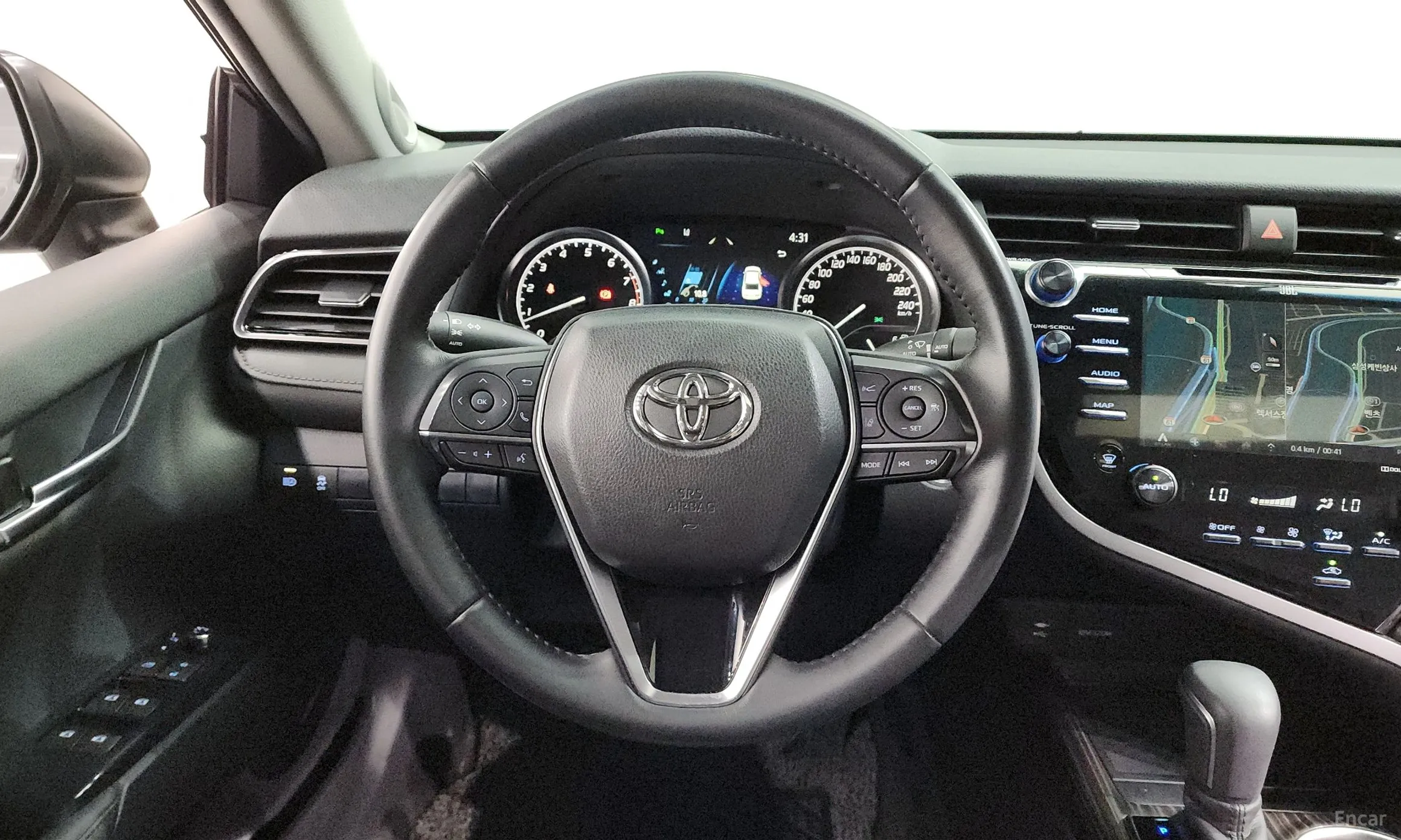 Toyota Camry (XV70) превью 13
