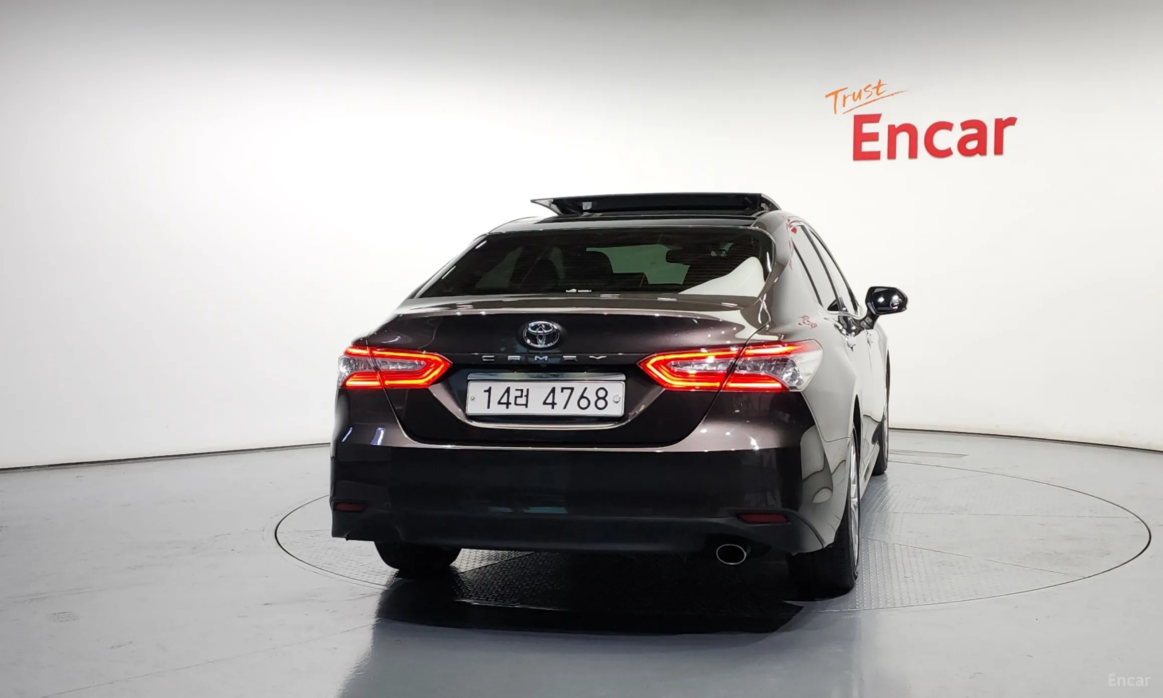 Toyota Camry (XV70) превью 4