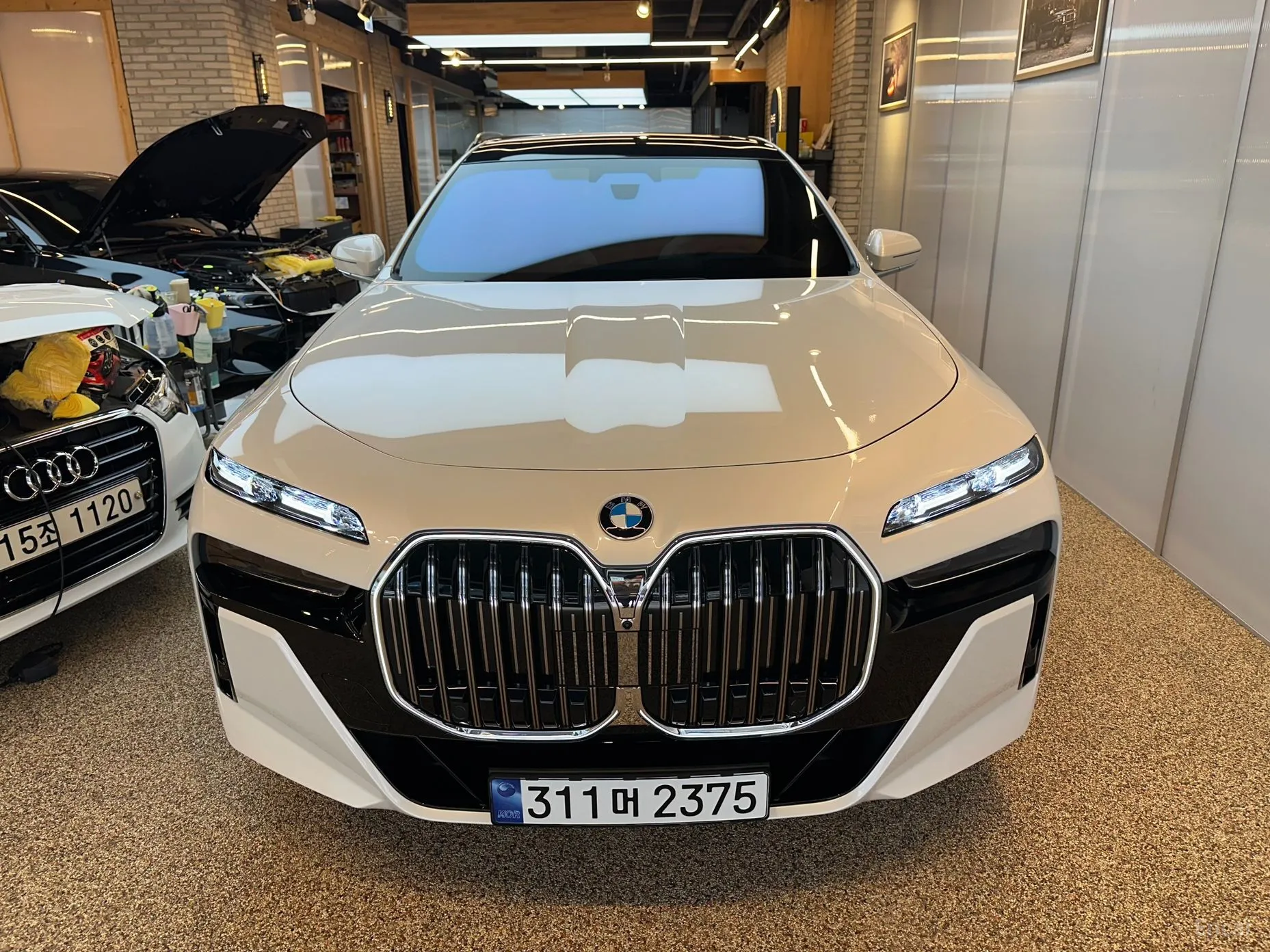 BMW 7 Series (G70) превью 3