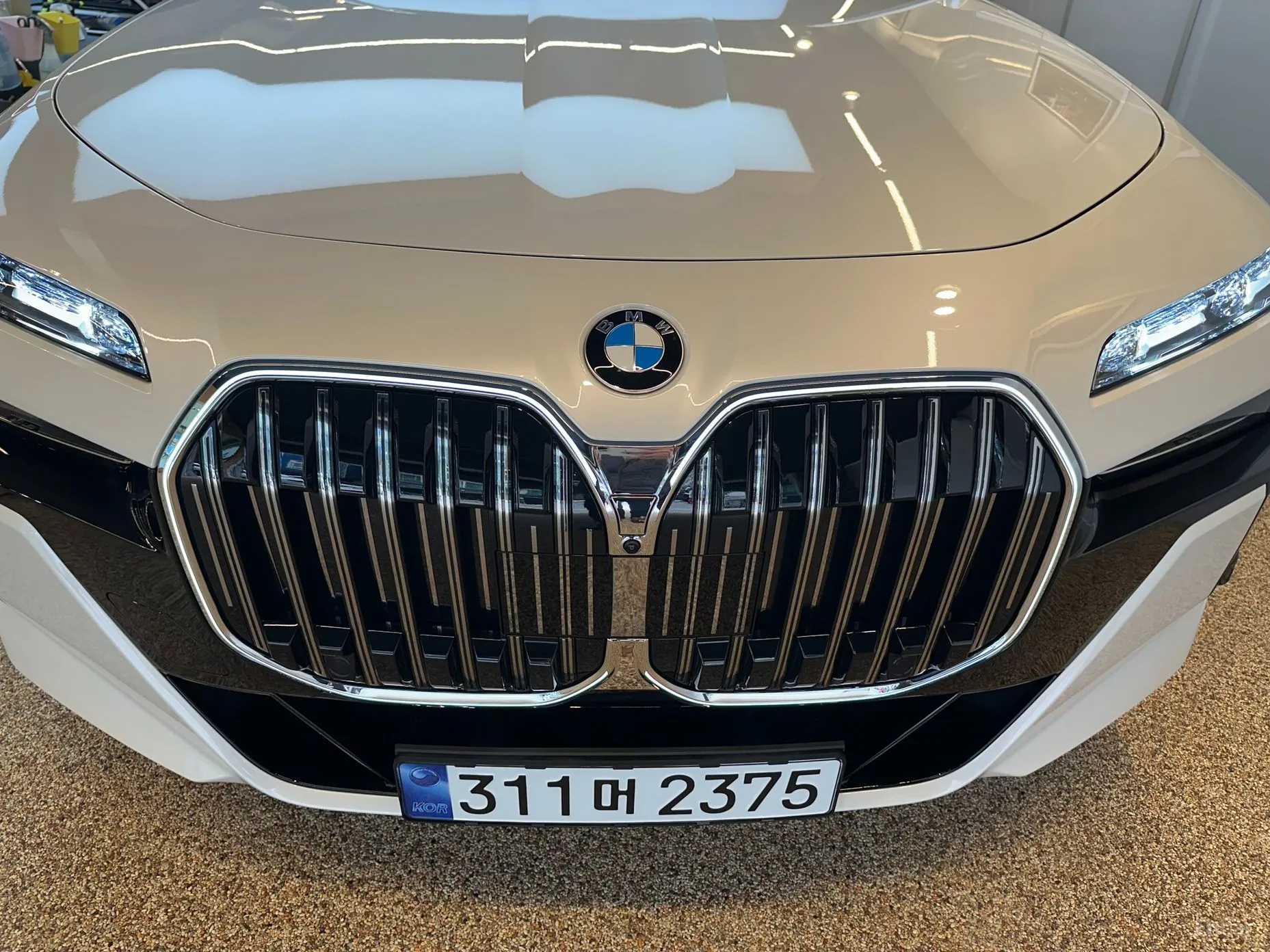 BMW 7 Series (G70) превью 4