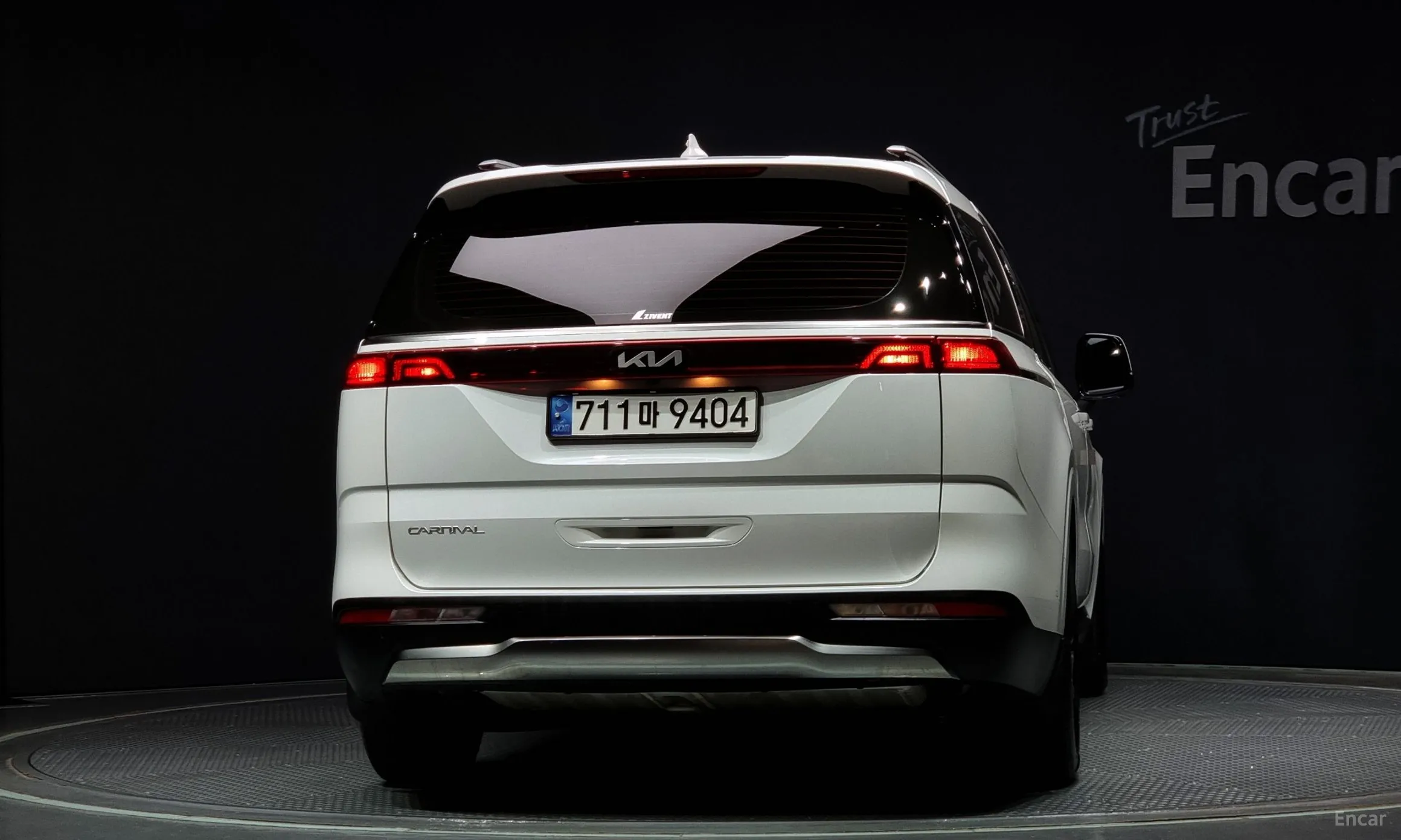 Kia Carnival Gen 4 превью 3