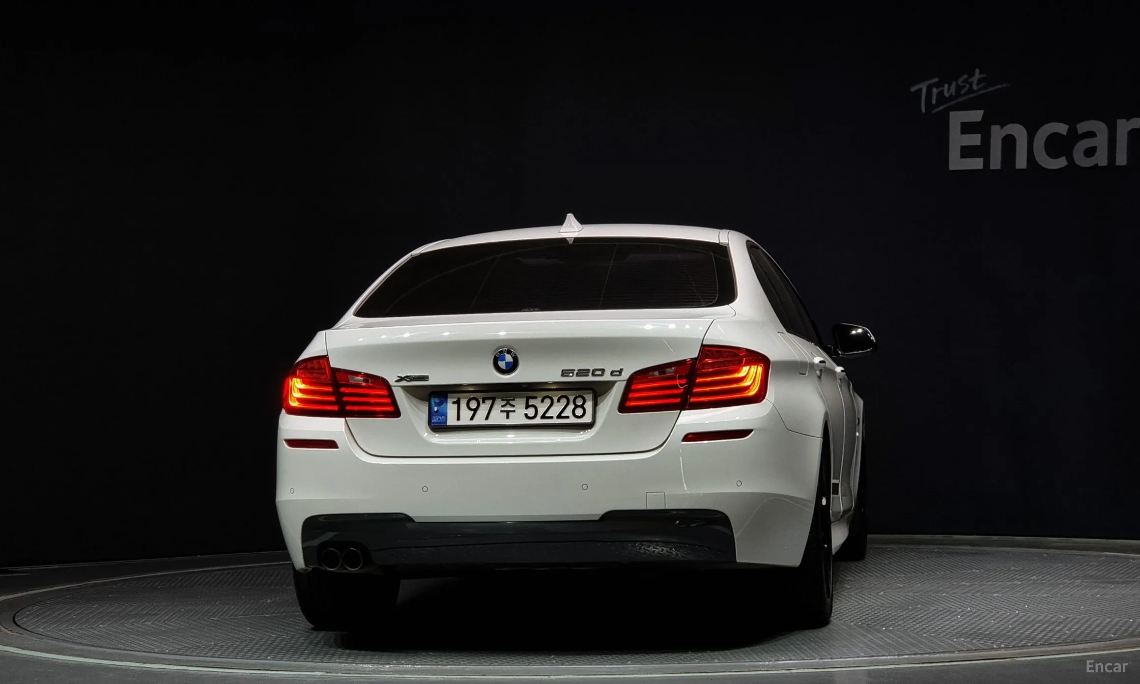 BMW 5 Series (F10) превью 3