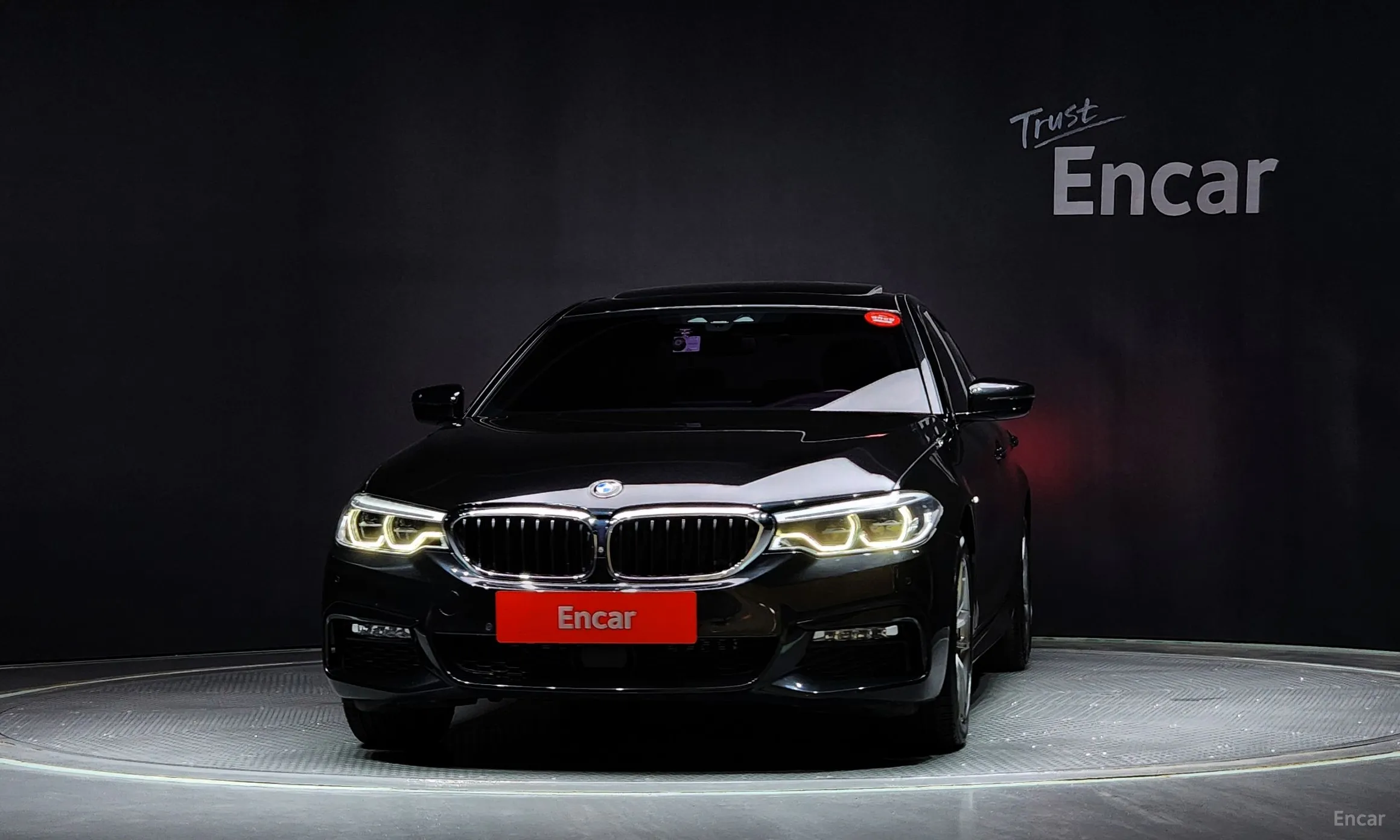 BMW 5 Series (G30) превью 2