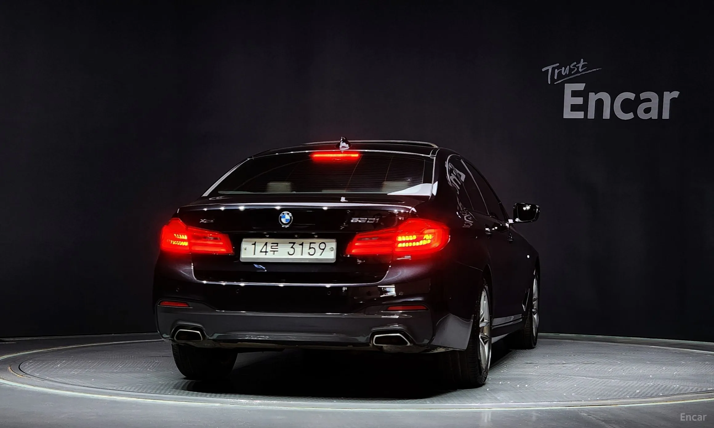 BMW 5 Series (G30) превью 3