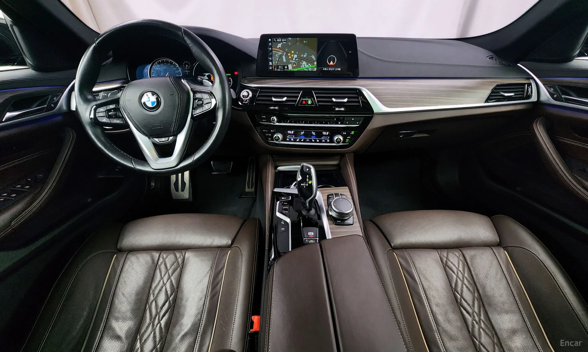 BMW 5 Series (G30) превью 4