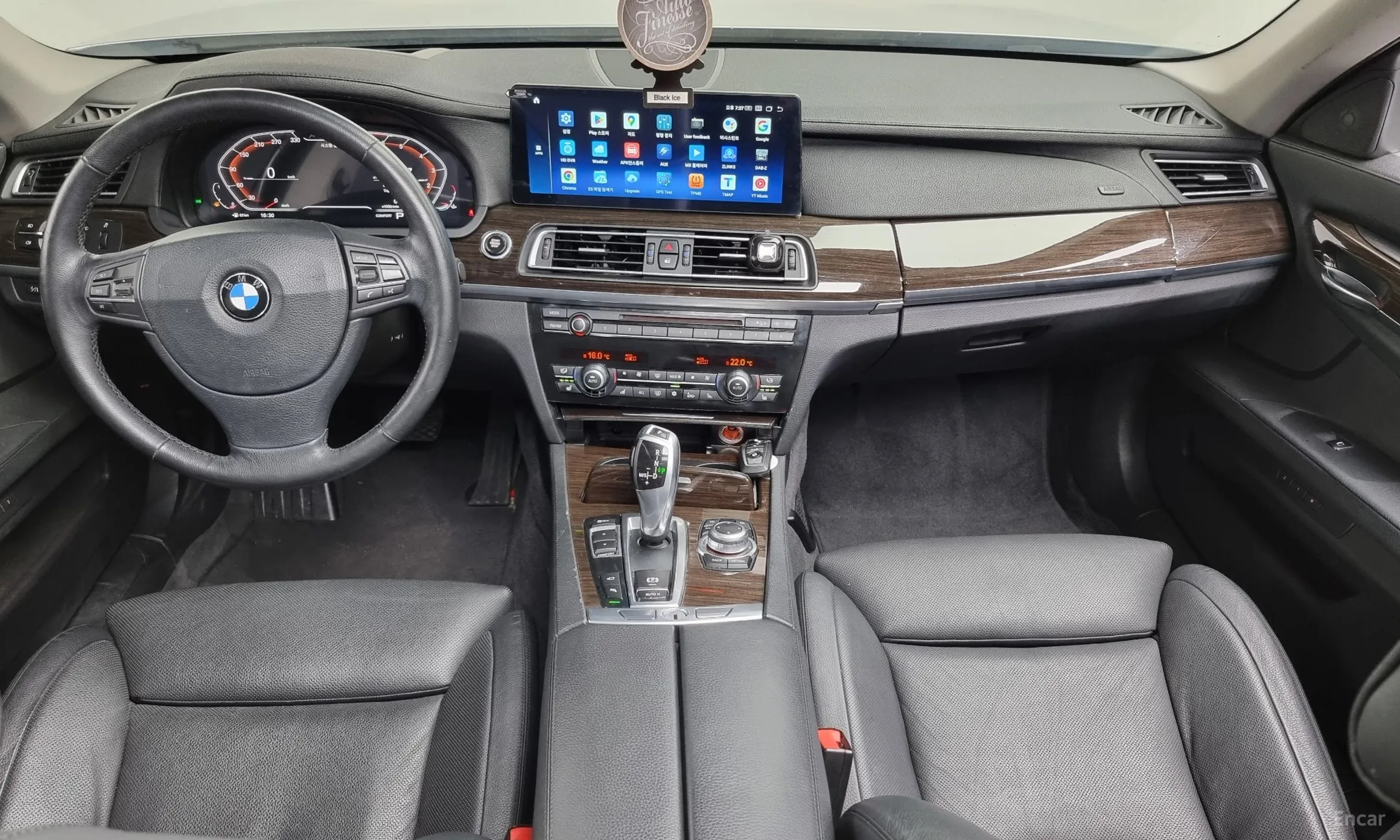 BMW 7 Series (F01) превью 4