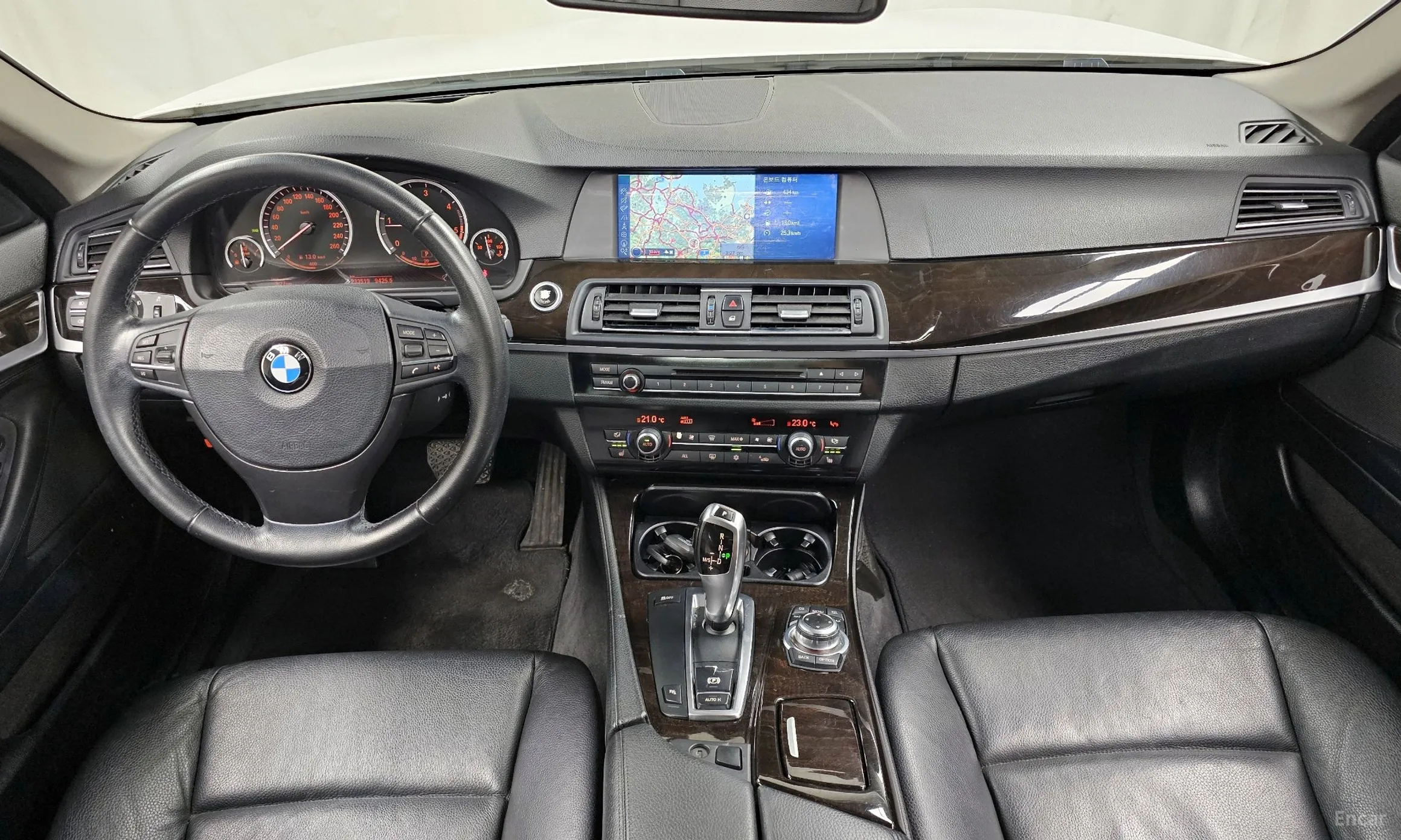 BMW 5 Series (F10) превью 4
