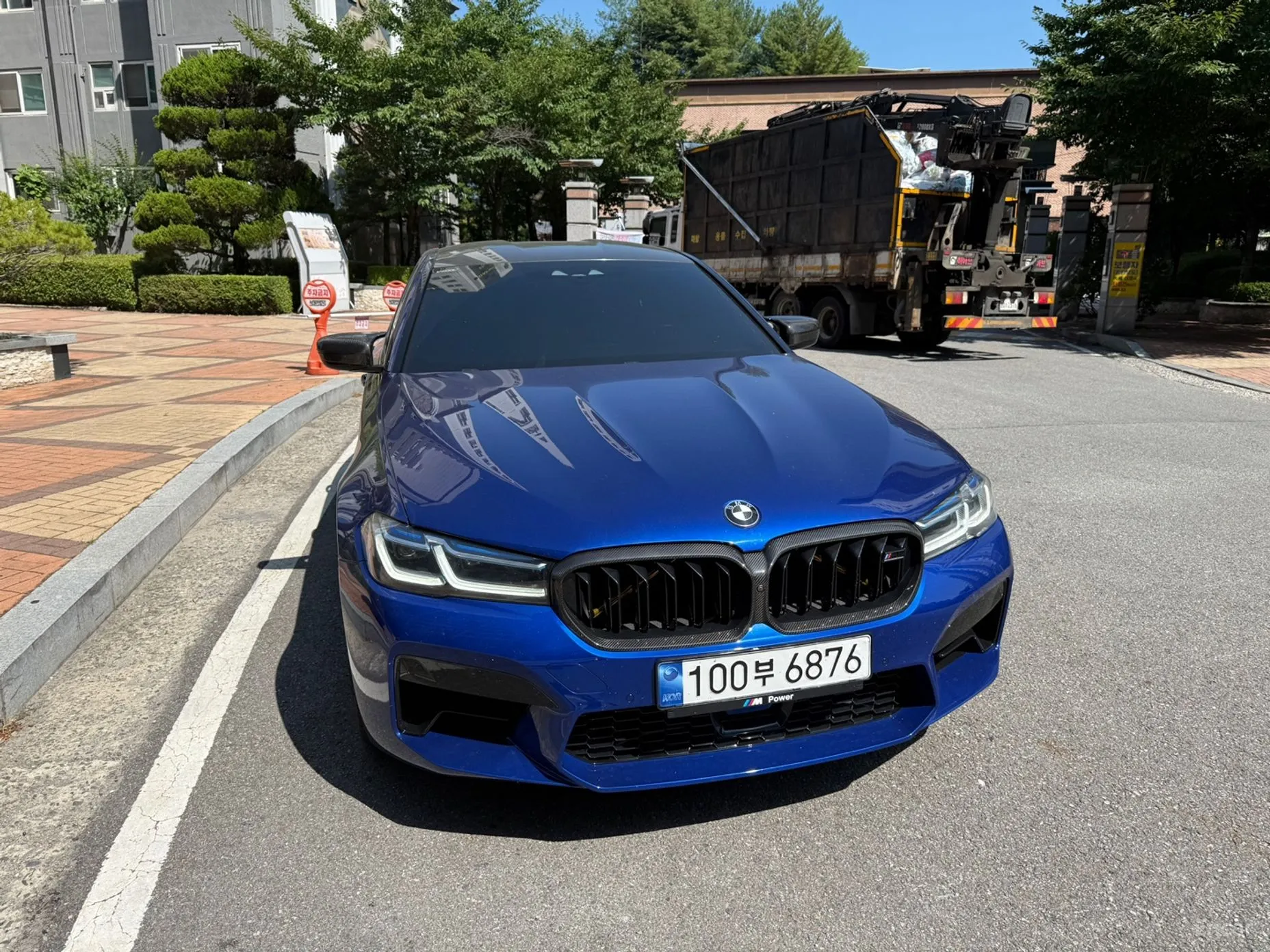 BMW M5 (F90)