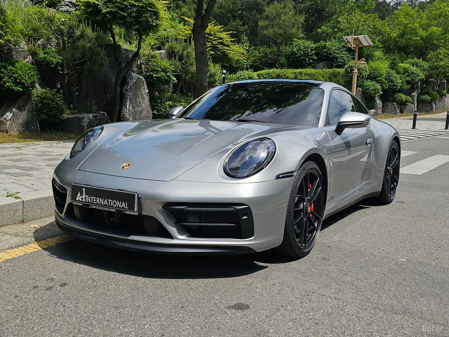 911 (992)