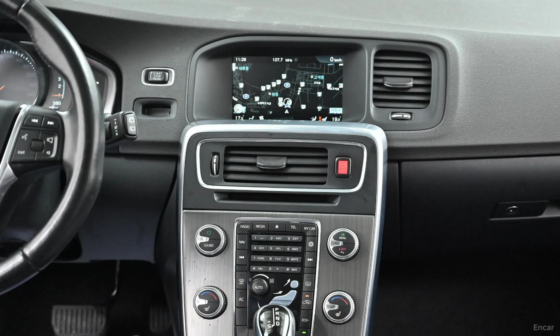 Volvo V60 превью 14