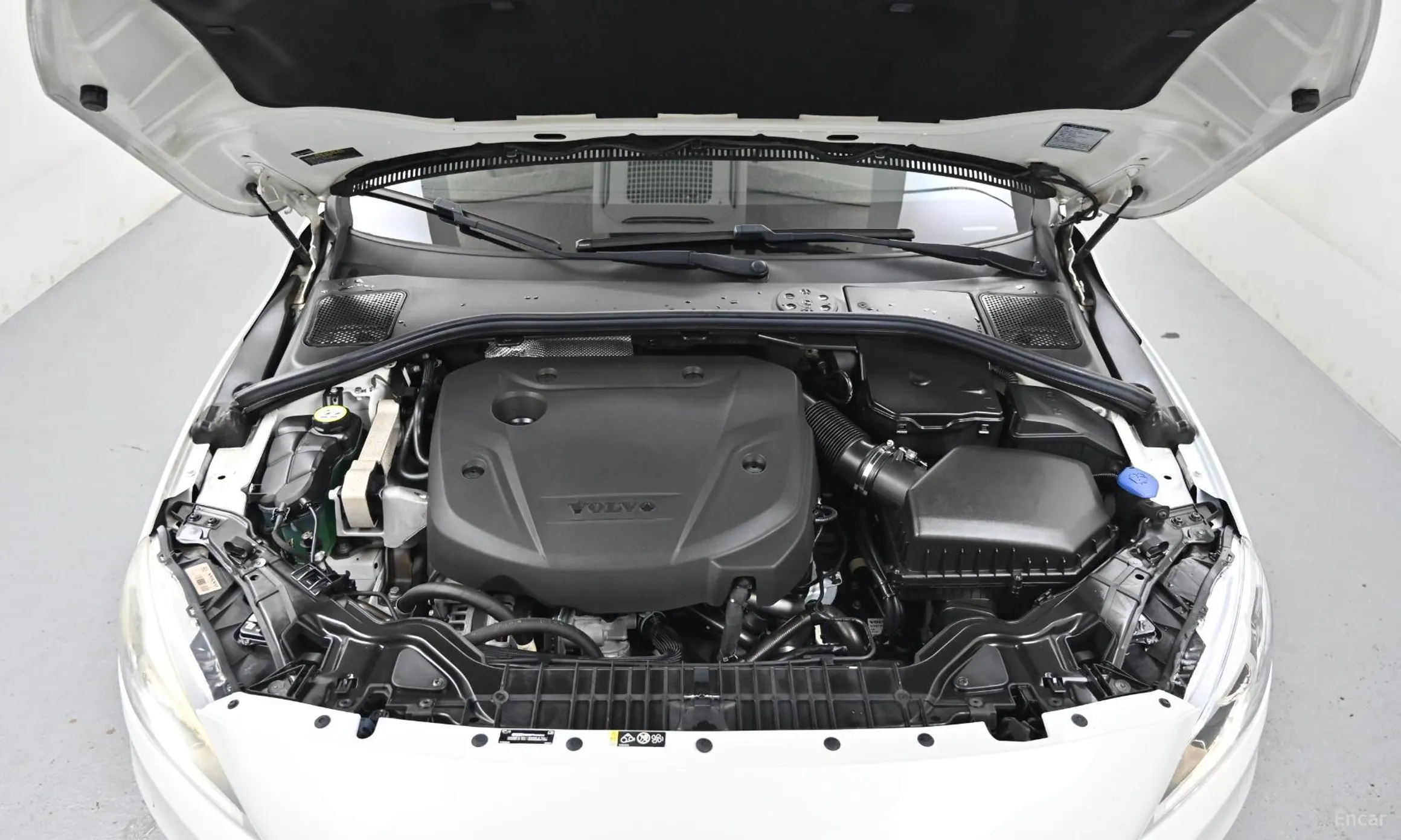 Volvo V60 превью 6