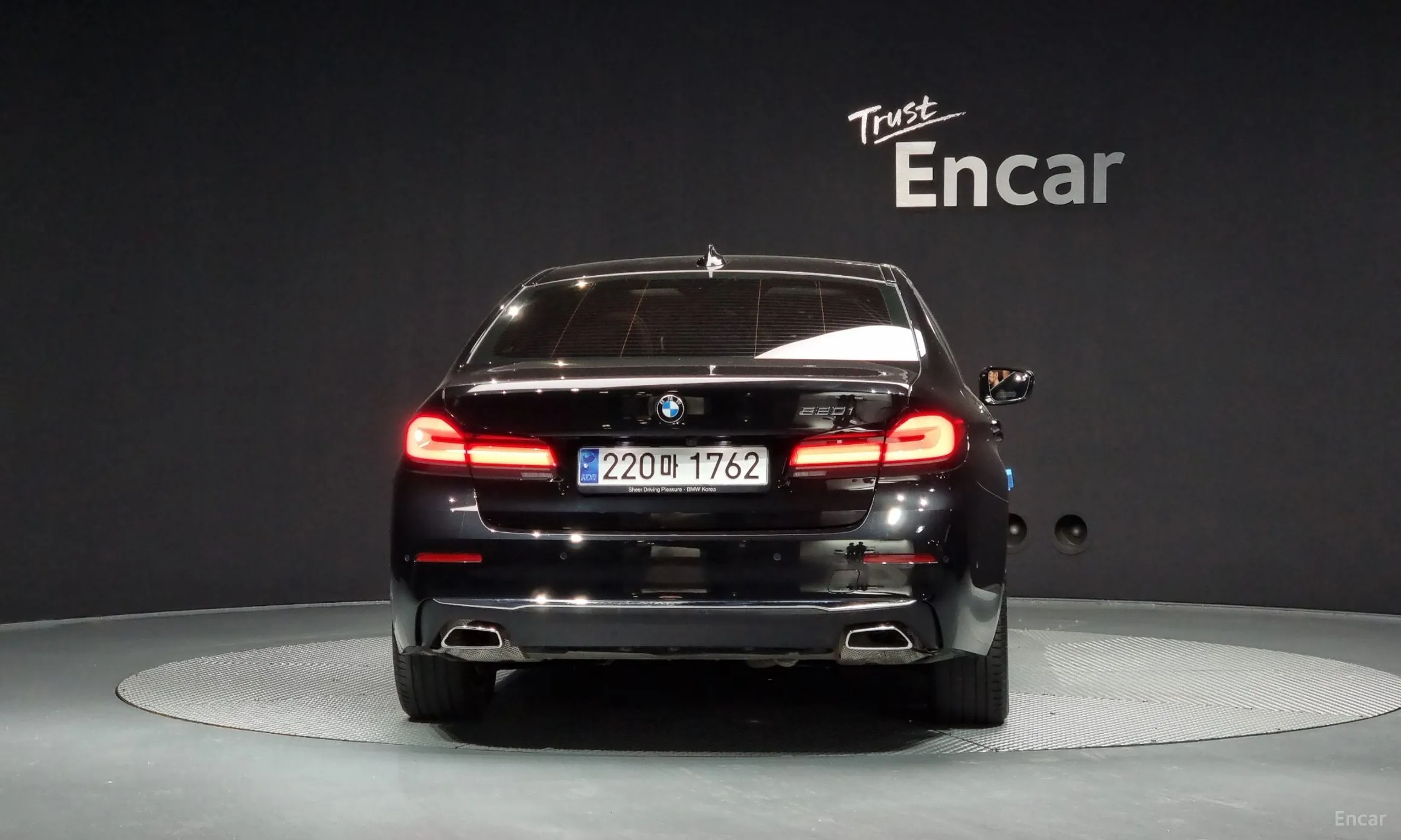 BMW 5 Series (G30) превью 3