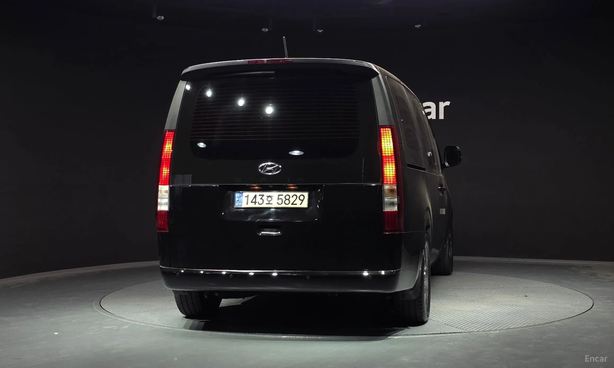 Hyundai Staria превью 3