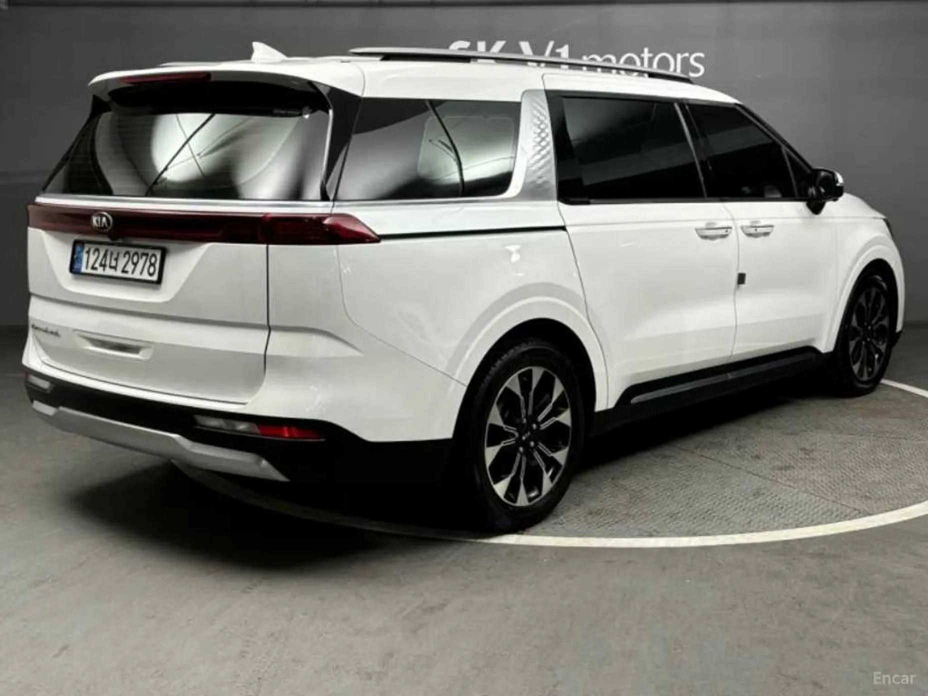 Kia Carnival Gen 4 превью 3
