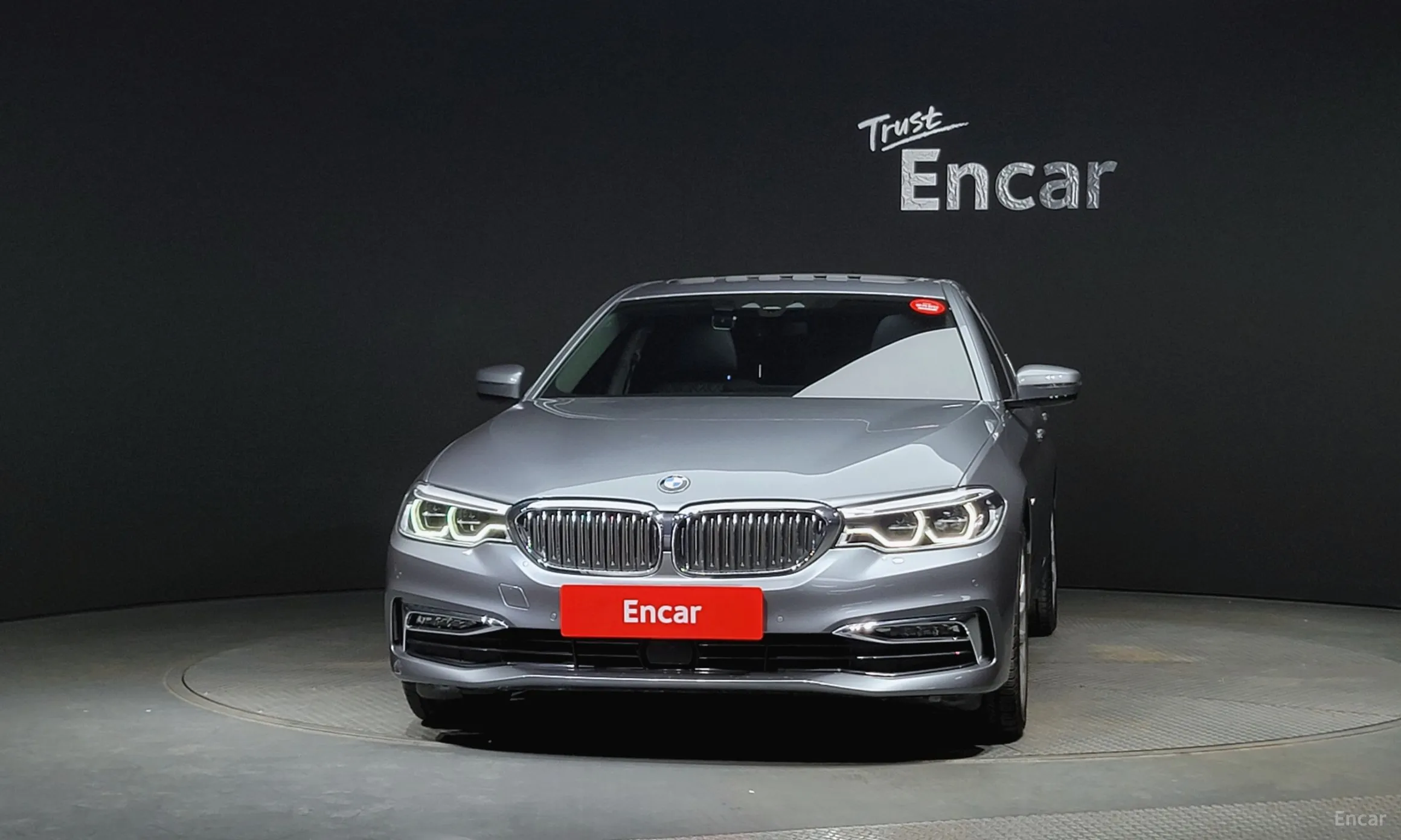 BMW 5 Series (G30) превью 2