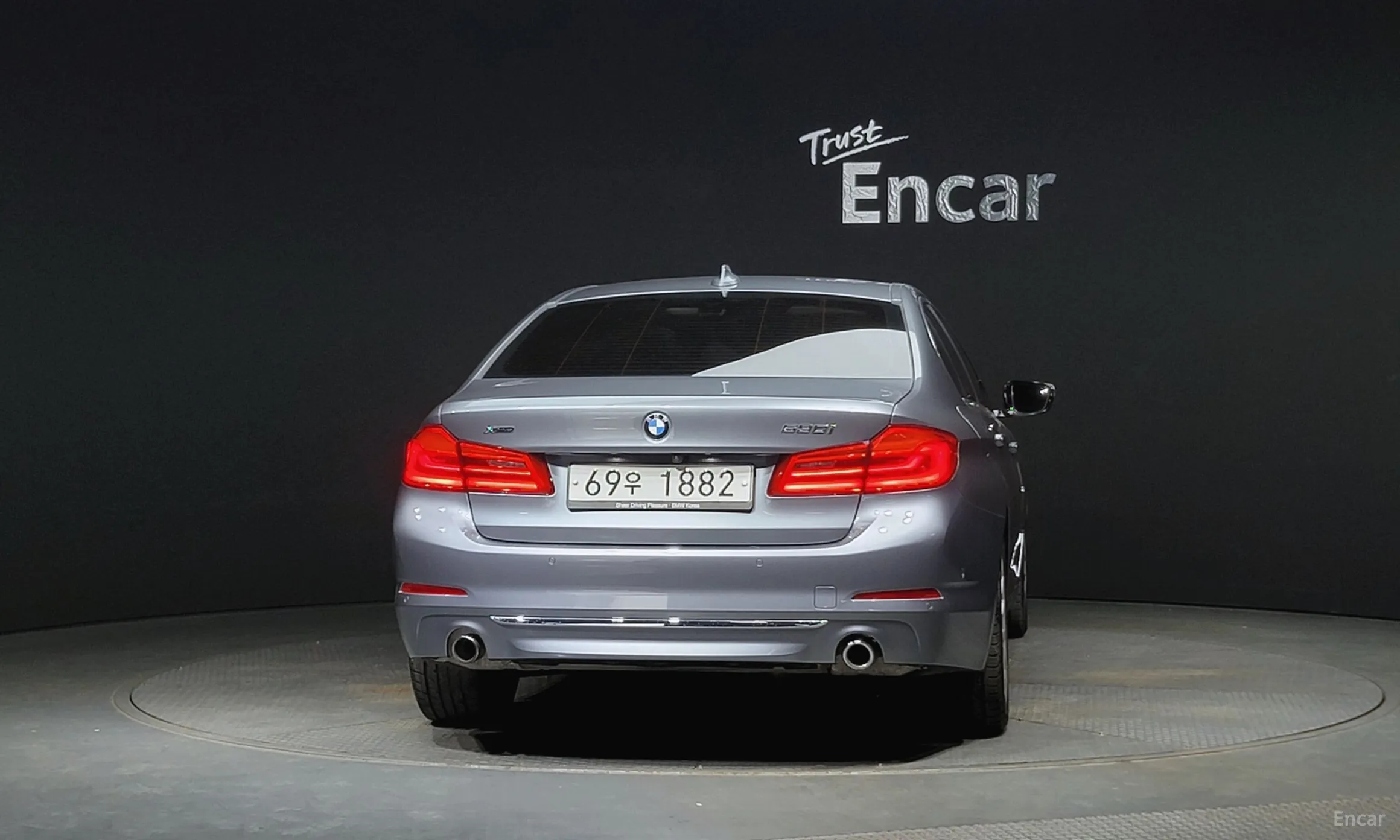 BMW 5 Series (G30) превью 3