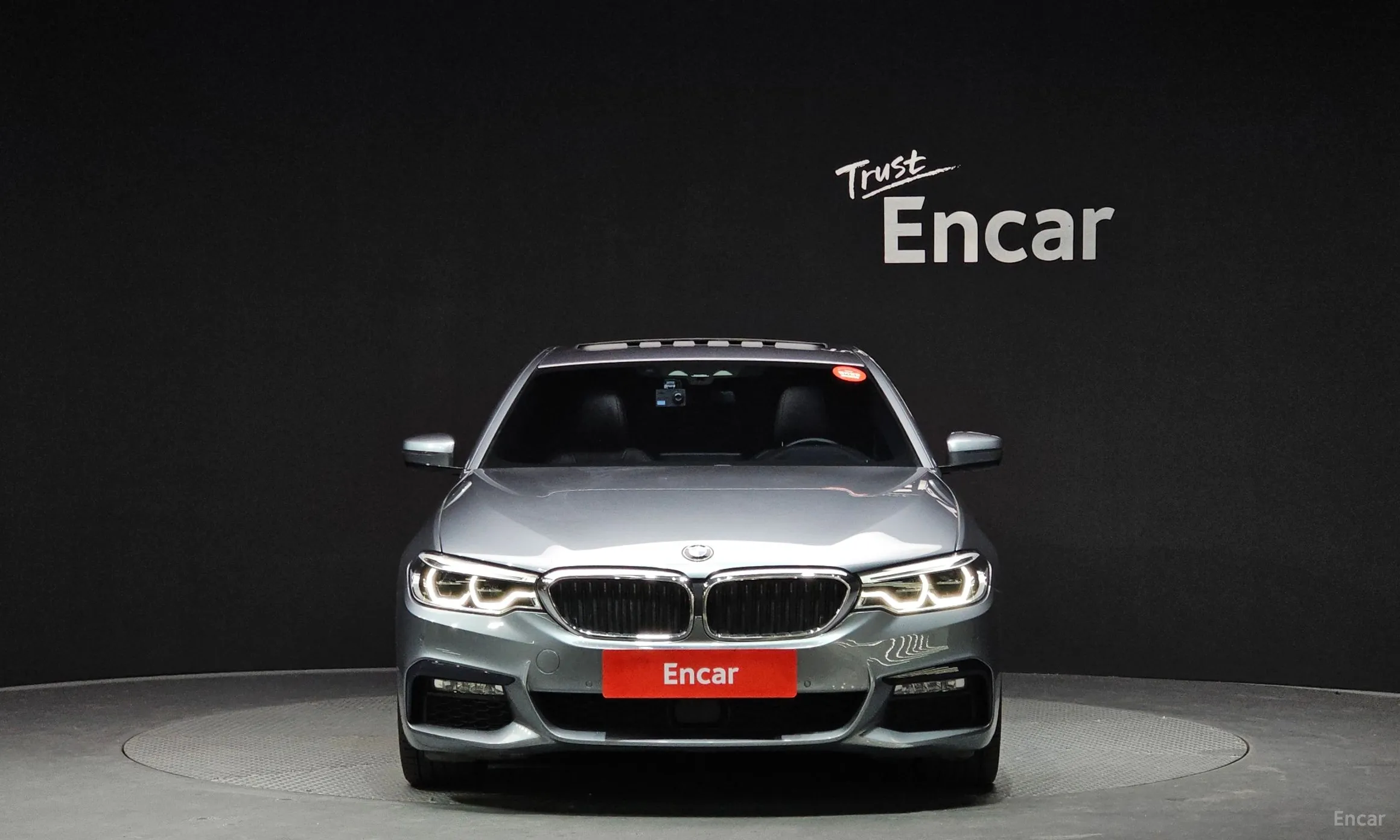 BMW 5 Series (G30) превью 2