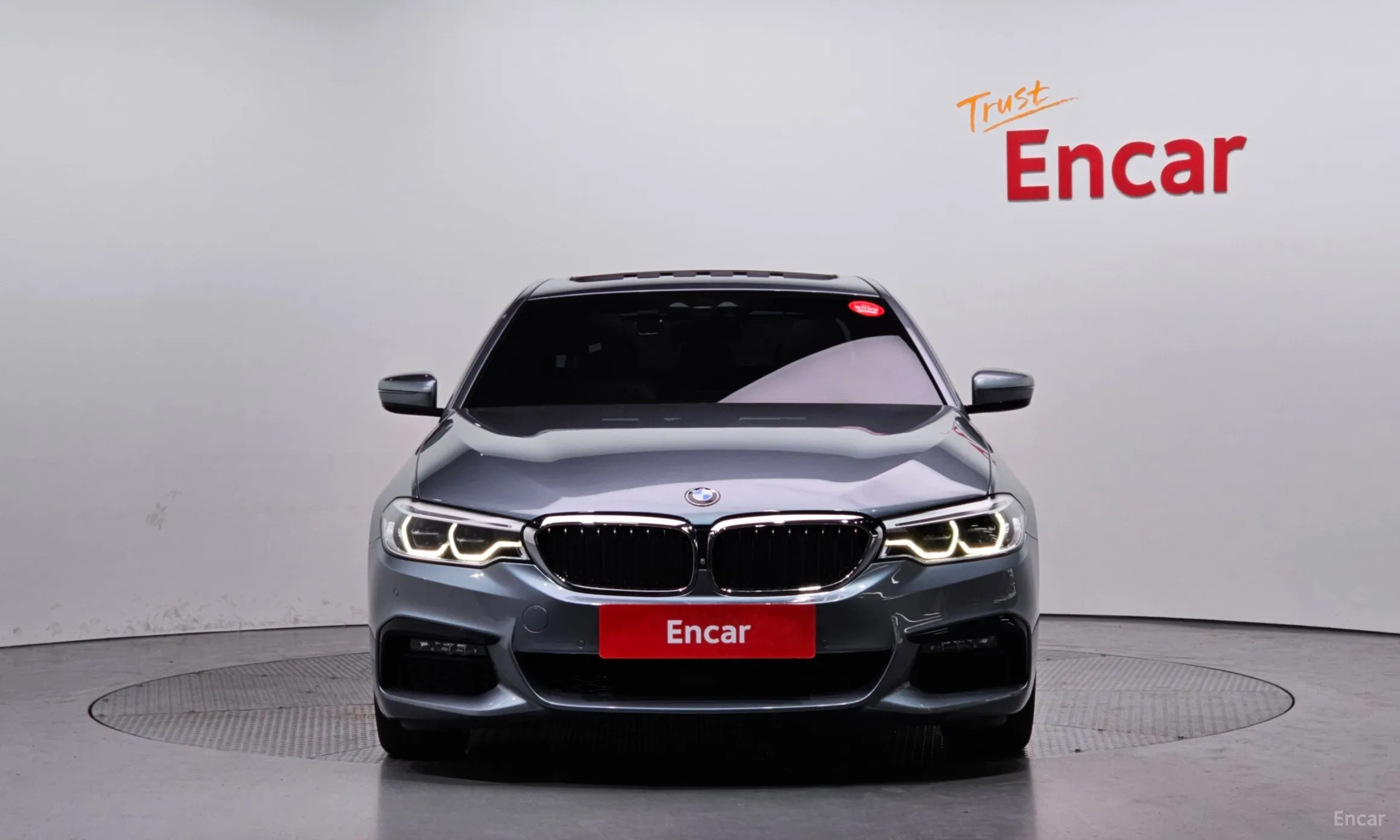 BMW 5 Series (G30) превью 2