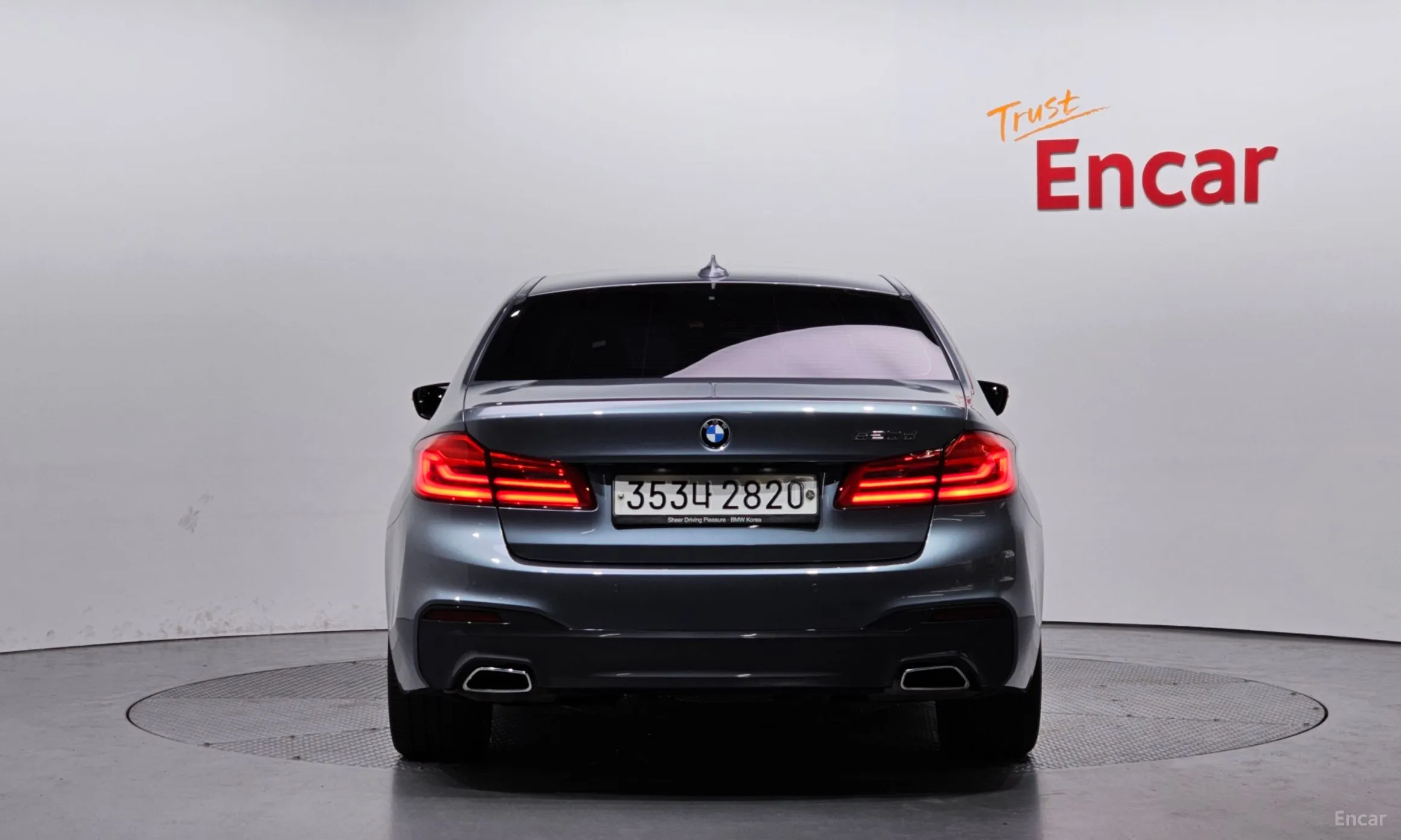 BMW 5 Series (G30) превью 3